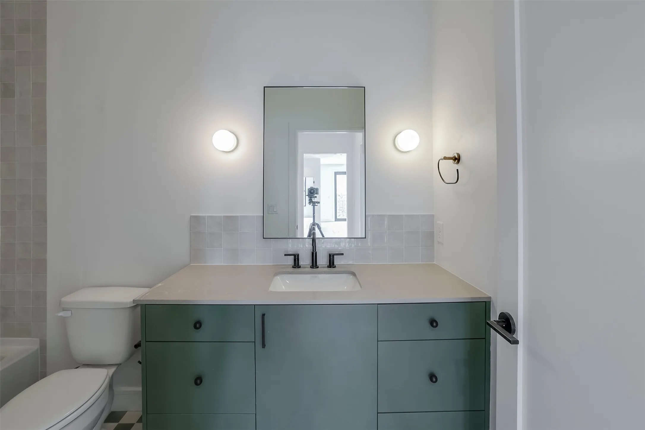 Apartment For Rent in Tarrant County , 309 W Daggett Avenue 205, Fort Worth, Texas 76104, 2 Bedroom, 2 Bathroom, Garage spaces, 1,633 Sqft, built in 2026, mls#21306635, Real Estate Agent in Fort Worth, Homes For Rent in Tarrant county, Homes For Rent in Fort Worth, Realtor in Fort Worth Texas, Real Estate Brokerage Independent Realty Texas, Luminita Cordes Realtor