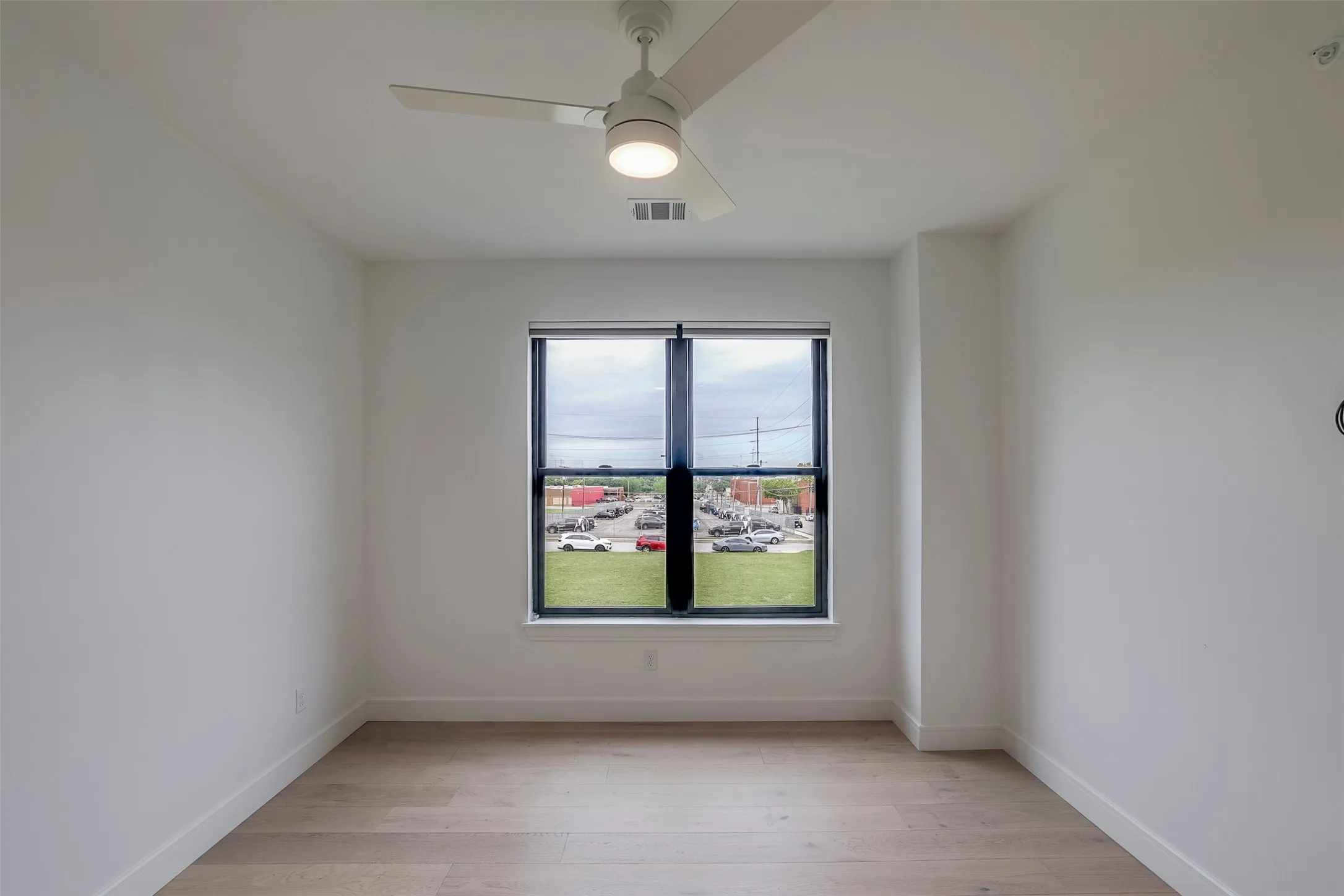 Apartment For Rent in Tarrant County , 309 W Daggett Avenue 205, Fort Worth, Texas 76104, 2 Bedroom, 2 Bathroom, Garage spaces, 1,633 Sqft, built in 2026, mls#21306635, Real Estate Agent in Fort Worth, Homes For Rent in Tarrant county, Homes For Rent in Fort Worth, Realtor in Fort Worth Texas, Real Estate Brokerage Independent Realty Texas, Luminita Cordes Realtor