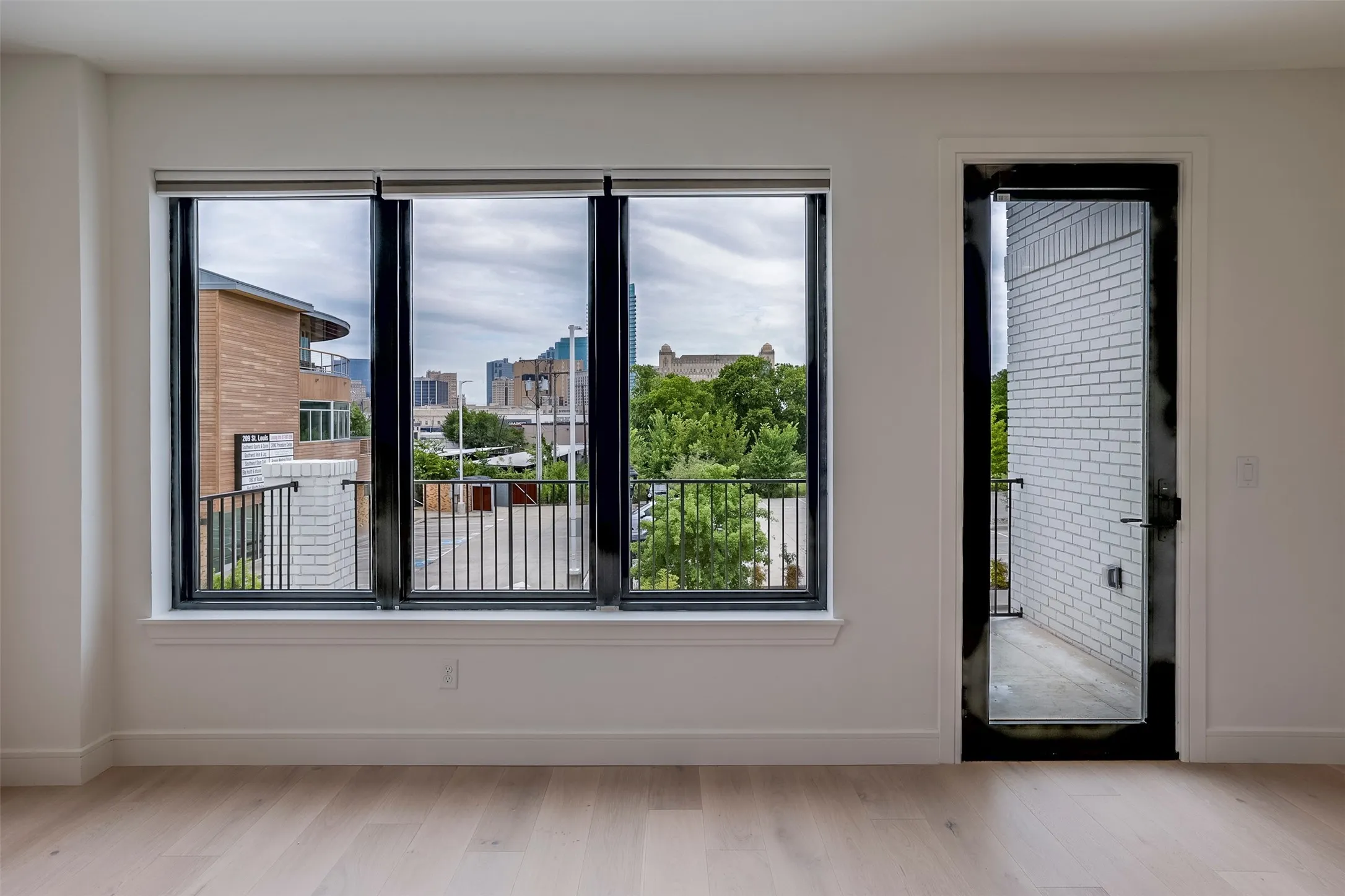 Apartment For Rent in Tarrant County , 309 W Daggett Avenue 205, Fort Worth, Texas 76104, 2 Bedroom, 2 Bathroom, Garage spaces, 1,633 Sqft, built in 2026, mls#21306635, Real Estate Agent in Fort Worth, Homes For Rent in Tarrant county, Homes For Rent in Fort Worth, Realtor in Fort Worth Texas, Real Estate Brokerage Independent Realty Texas, Luminita Cordes Realtor