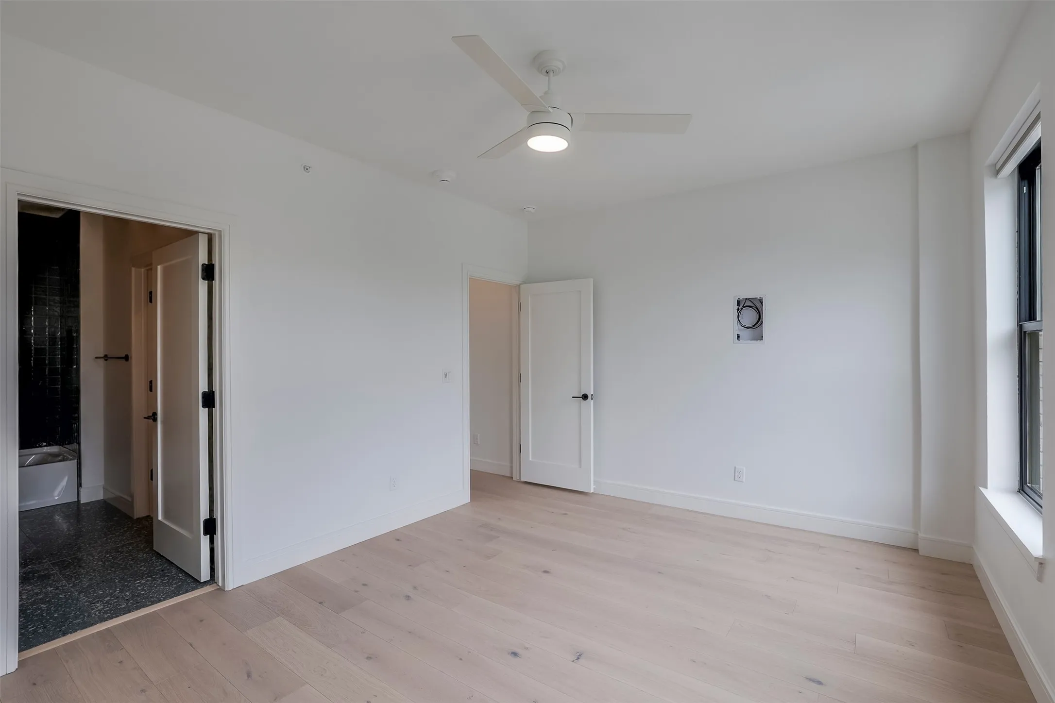 Apartment For Rent in Tarrant County , 309 W Daggett Avenue 205, Fort Worth, Texas 76104, 2 Bedroom, 2 Bathroom, Garage spaces, 1,633 Sqft, built in 2026, mls#21306635, Real Estate Agent in Fort Worth, Homes For Rent in Tarrant county, Homes For Rent in Fort Worth, Realtor in Fort Worth Texas, Real Estate Brokerage Independent Realty Texas, Luminita Cordes Realtor