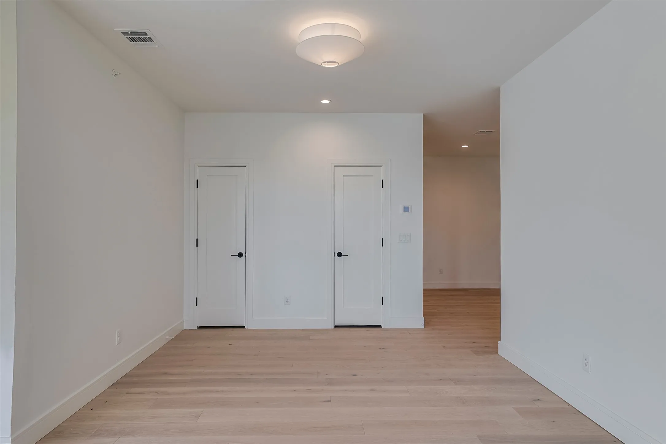 Apartment For Rent in Tarrant County , 309 W Daggett Avenue 205, Fort Worth, Texas 76104, 2 Bedroom, 2 Bathroom, Garage spaces, 1,633 Sqft, built in 2026, mls#21306635, Real Estate Agent in Fort Worth, Homes For Rent in Tarrant county, Homes For Rent in Fort Worth, Realtor in Fort Worth Texas, Real Estate Brokerage Independent Realty Texas, Luminita Cordes Realtor
