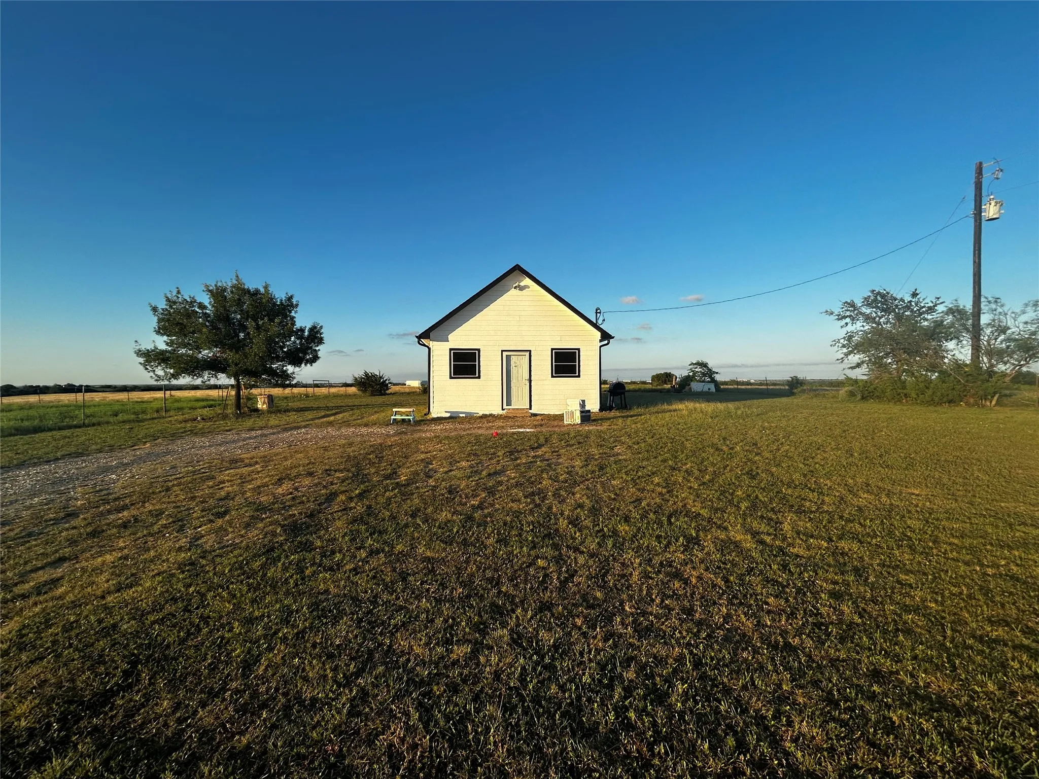 Single Family Residence For Sale in Johnson County , 2000 County Road 1123, Godley, Texas 76044, 4 Bedroom, 2 Bathroom, 2 Garage spaces, 2,158 Sqft, built in 2003, mls#21306896, Real Estate Agent in Godley, Homes For Sale in Johnson county, Homes For Sale in Godley, Realtor in Godley Texas, Real Estate Brokerage Independent Realty Texas, Luminita Cordes Realtor