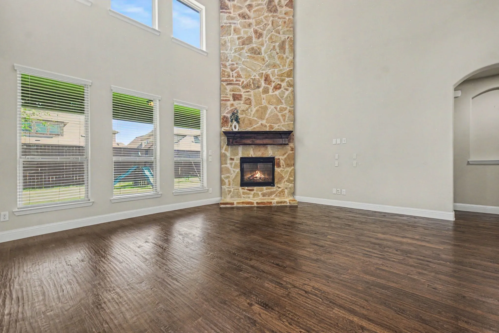 Single Family Residence For Sale in Collin County , 14759 Huffman Lane, Frisco, Texas 75035, 4 Bedroom, 4 Bathroom, 3 Garage spaces, 3,546 Sqft, built in 2014, mls#21301825, Real Estate Agent in Frisco, Homes For Sale in Collin county, Homes For Sale in Frisco, Realtor in Frisco Texas, Real Estate Brokerage Independent Realty Texas, Luminita Cordes Realtor