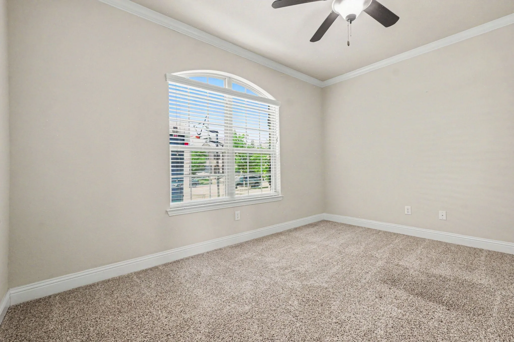 Single Family Residence For Sale in Collin County , 14759 Huffman Lane, Frisco, Texas 75035, 4 Bedroom, 4 Bathroom, 3 Garage spaces, 3,546 Sqft, built in 2014, mls#21301825, Real Estate Agent in Frisco, Homes For Sale in Collin county, Homes For Sale in Frisco, Realtor in Frisco Texas, Real Estate Brokerage Independent Realty Texas, Luminita Cordes Realtor