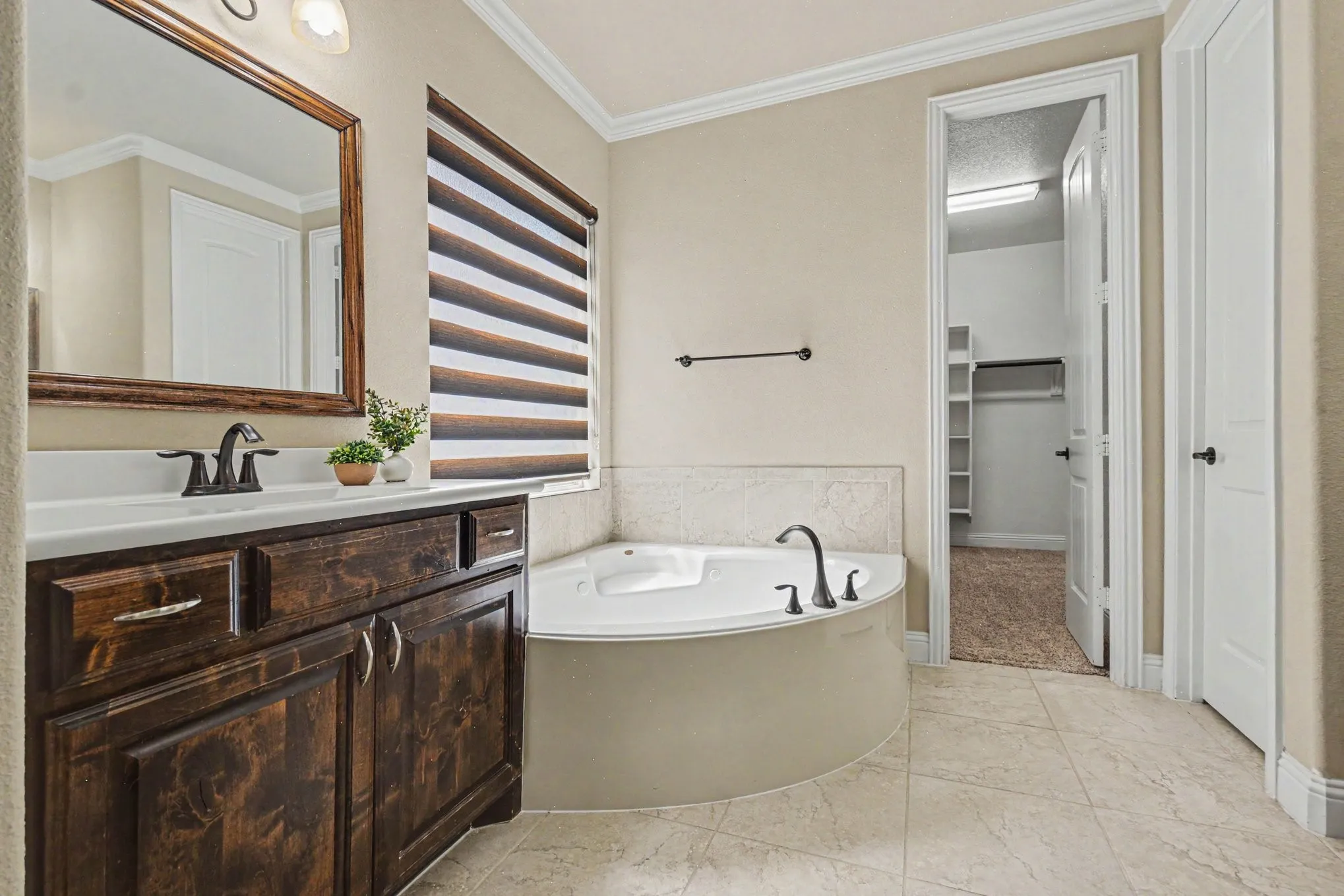 Single Family Residence For Sale in Collin County , 14759 Huffman Lane, Frisco, Texas 75035, 4 Bedroom, 4 Bathroom, 3 Garage spaces, 3,546 Sqft, built in 2014, mls#21301825, Real Estate Agent in Frisco, Homes For Sale in Collin county, Homes For Sale in Frisco, Realtor in Frisco Texas, Real Estate Brokerage Independent Realty Texas, Luminita Cordes Realtor