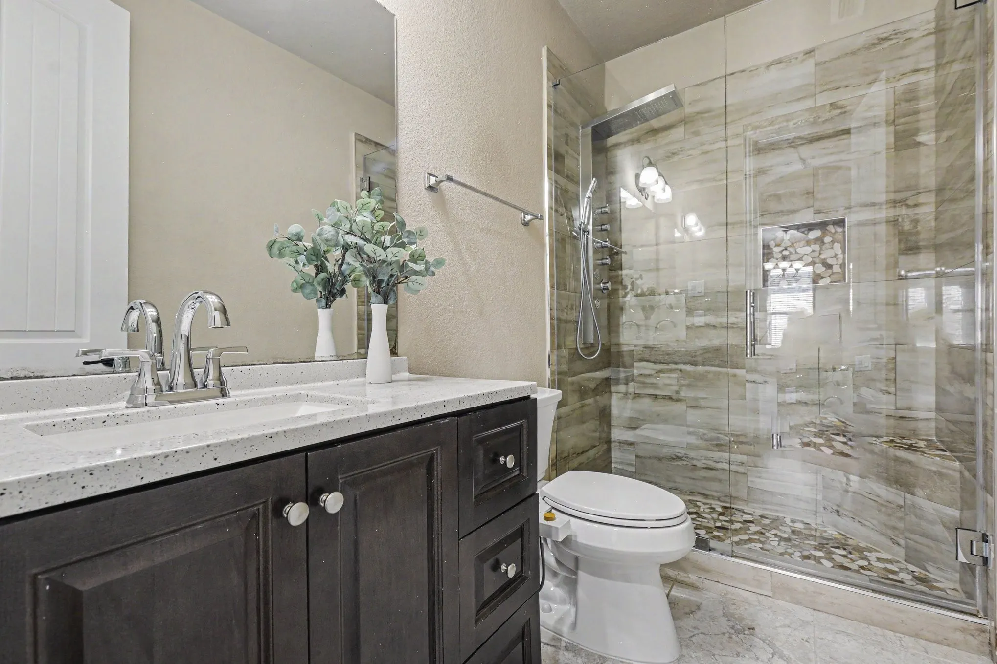 Single Family Residence For Sale in Collin County , 14759 Huffman Lane, Frisco, Texas 75035, 4 Bedroom, 4 Bathroom, 3 Garage spaces, 3,546 Sqft, built in 2014, mls#21301825, Real Estate Agent in Frisco, Homes For Sale in Collin county, Homes For Sale in Frisco, Realtor in Frisco Texas, Real Estate Brokerage Independent Realty Texas, Luminita Cordes Realtor