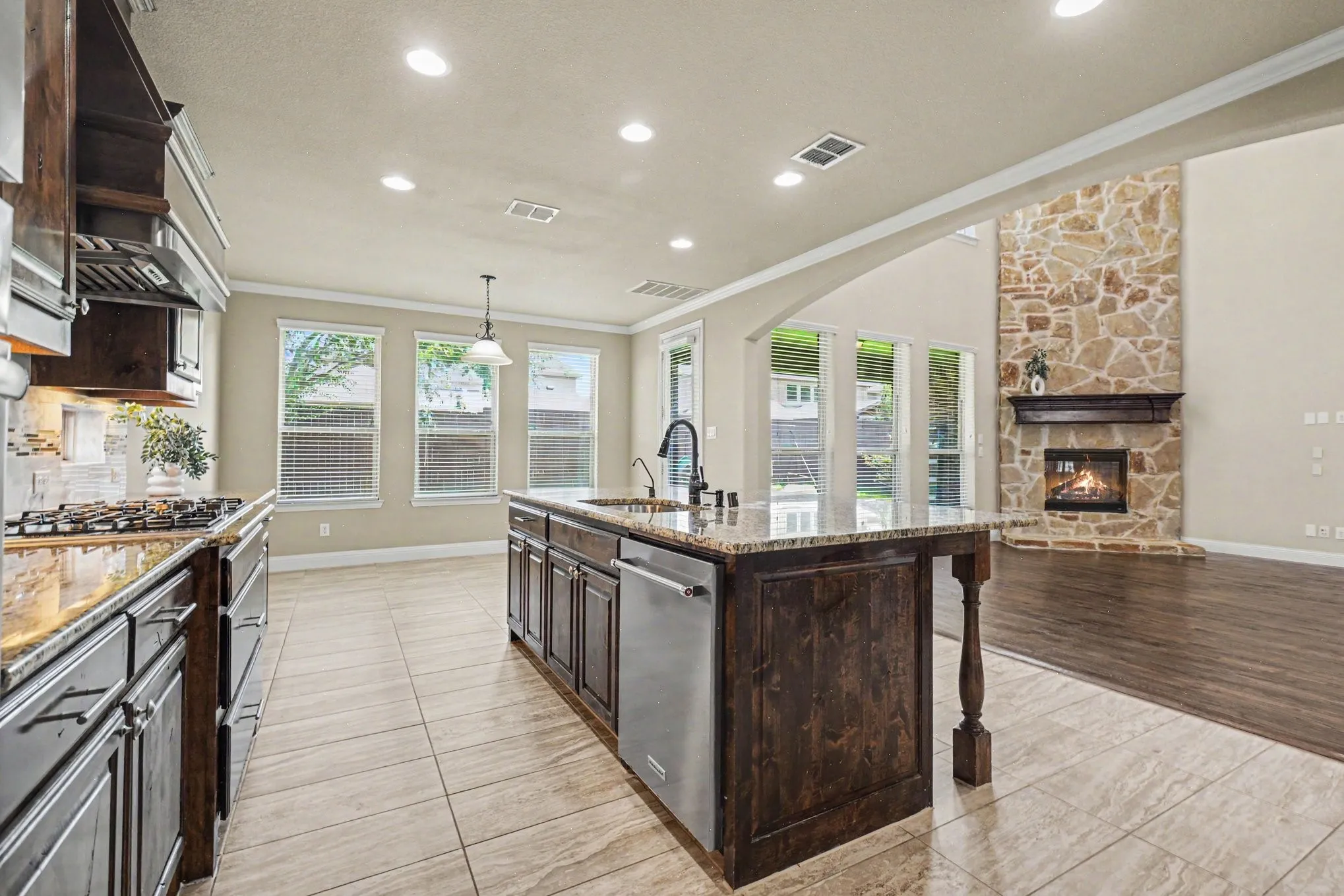 Single Family Residence For Sale in Collin County , 14759 Huffman Lane, Frisco, Texas 75035, 4 Bedroom, 4 Bathroom, 3 Garage spaces, 3,546 Sqft, built in 2014, mls#21301825, Real Estate Agent in Frisco, Homes For Sale in Collin county, Homes For Sale in Frisco, Realtor in Frisco Texas, Real Estate Brokerage Independent Realty Texas, Luminita Cordes Realtor