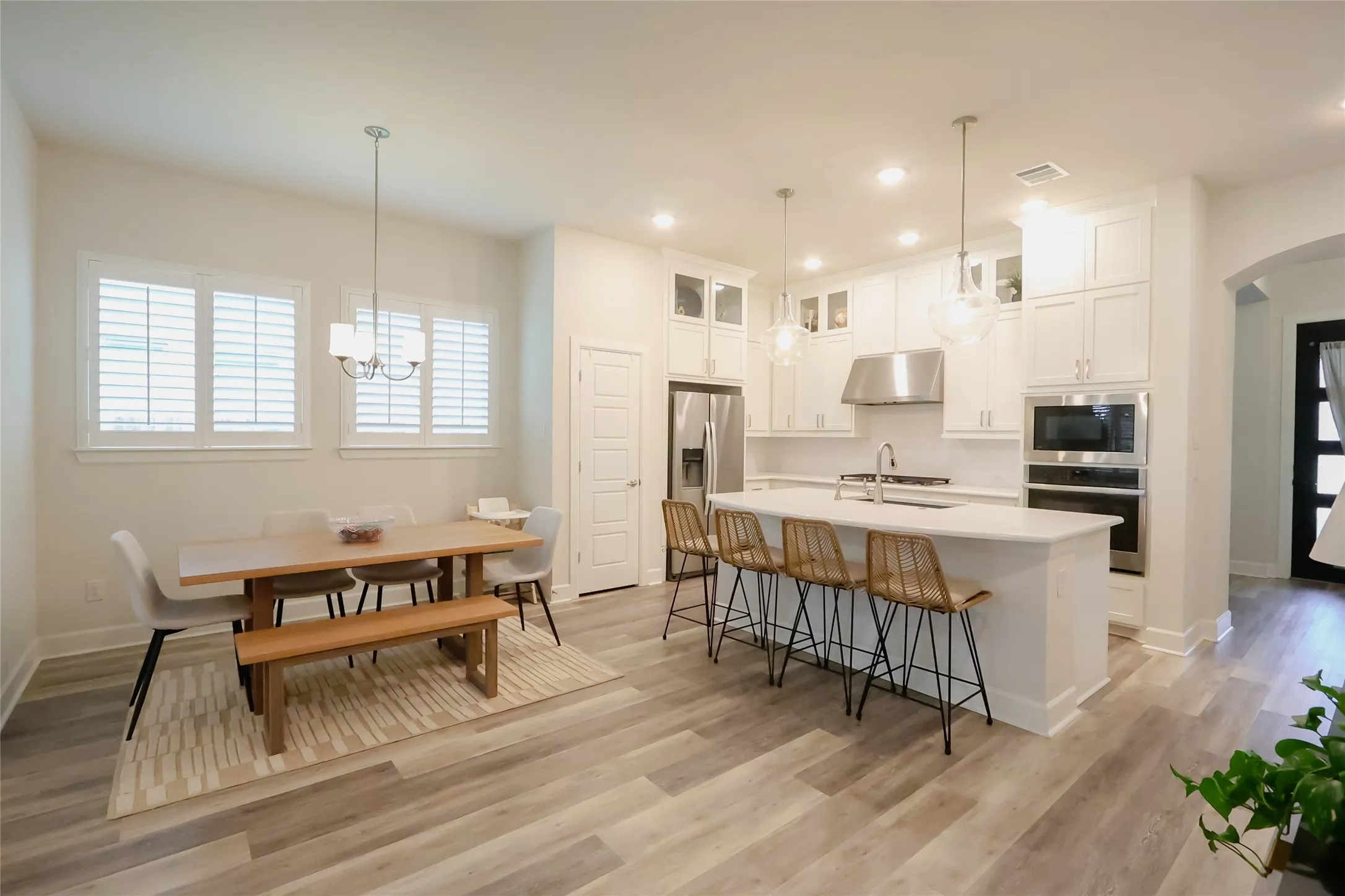 Single Family Residence For Sale in Tarrant County , 2724 Stadium View Drive, Fort Worth, Texas 76118, 3 Bedroom, 2 Bathroom, 2 Garage spaces, 1,980 Sqft, built in 2020, mls#21305698, Real Estate Agent in Fort Worth, Homes For Sale in Tarrant county, Homes For Sale in Fort Worth, Realtor in Fort Worth Texas, Real Estate Brokerage Independent Realty Texas, Luminita Cordes Realtor