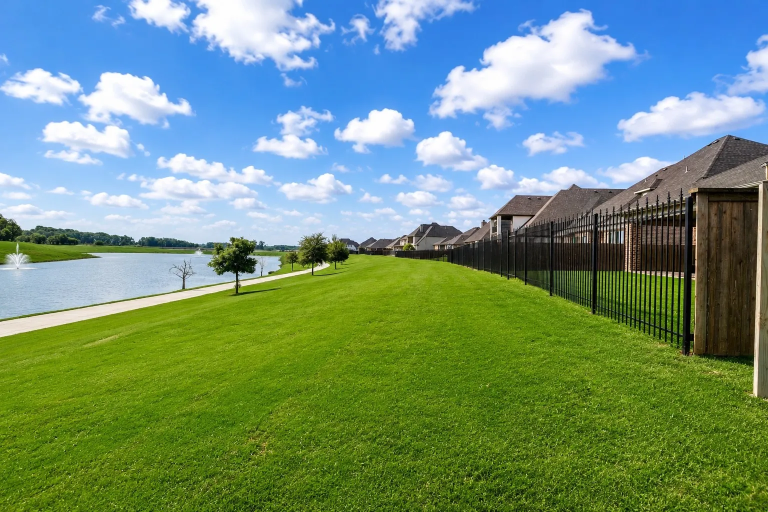 Single Family Residence For Sale in Tarrant County , 2724 Stadium View Drive, Fort Worth, Texas 76118, 3 Bedroom, 2 Bathroom, 2 Garage spaces, 1,980 Sqft, built in 2020, mls#21305698, Real Estate Agent in Fort Worth, Homes For Sale in Tarrant county, Homes For Sale in Fort Worth, Realtor in Fort Worth Texas, Real Estate Brokerage Independent Realty Texas, Luminita Cordes Realtor