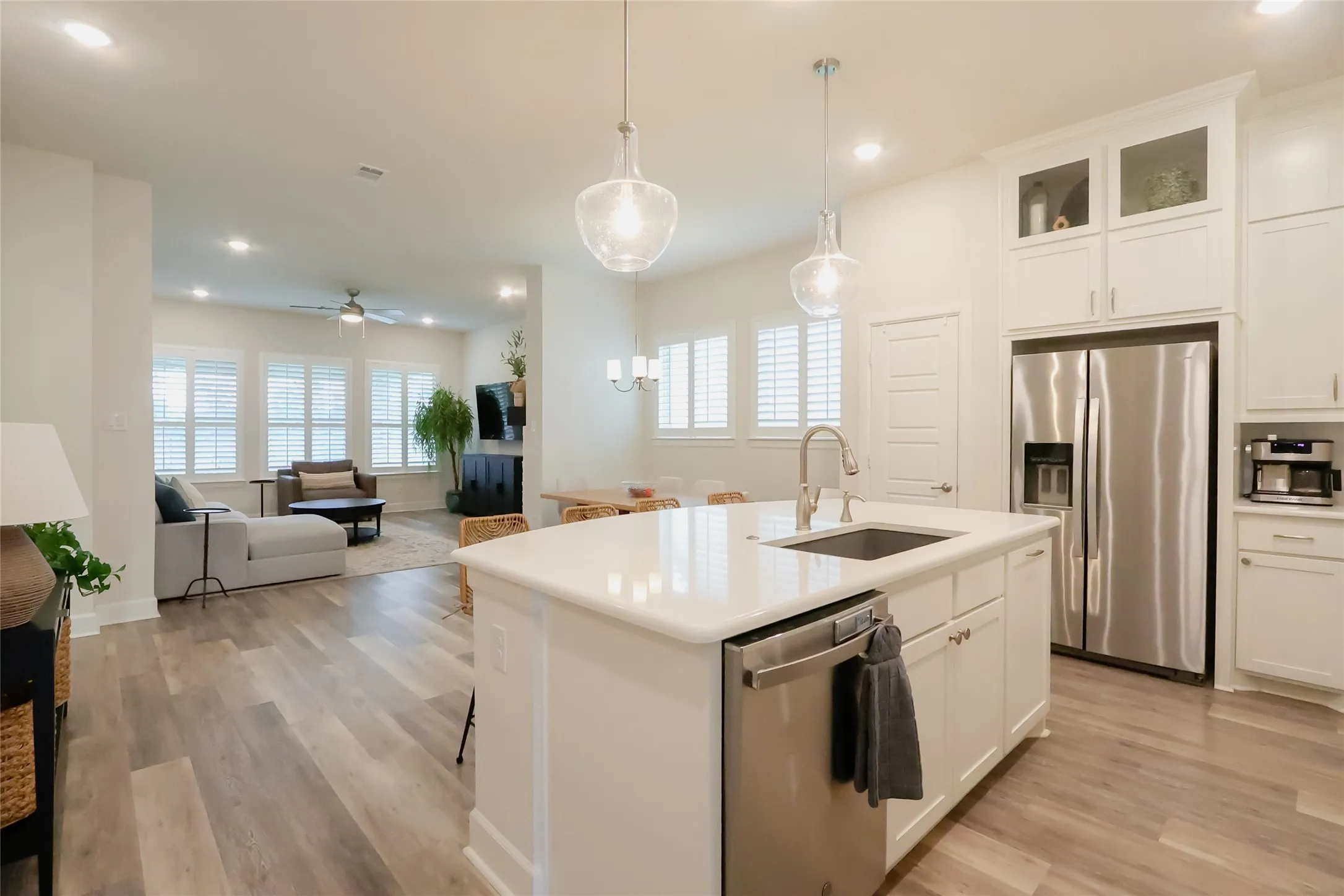 Single Family Residence For Sale in Tarrant County , 2724 Stadium View Drive, Fort Worth, Texas 76118, 3 Bedroom, 2 Bathroom, 2 Garage spaces, 1,980 Sqft, built in 2020, mls#21305698, Real Estate Agent in Fort Worth, Homes For Sale in Tarrant county, Homes For Sale in Fort Worth, Realtor in Fort Worth Texas, Real Estate Brokerage Independent Realty Texas, Luminita Cordes Realtor