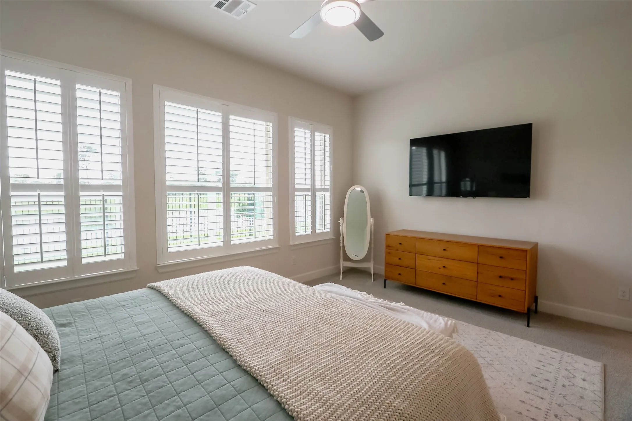 Single Family Residence For Sale in Tarrant County , 2724 Stadium View Drive, Fort Worth, Texas 76118, 3 Bedroom, 2 Bathroom, 2 Garage spaces, 1,980 Sqft, built in 2020, mls#21305698, Real Estate Agent in Fort Worth, Homes For Sale in Tarrant county, Homes For Sale in Fort Worth, Realtor in Fort Worth Texas, Real Estate Brokerage Independent Realty Texas, Luminita Cordes Realtor