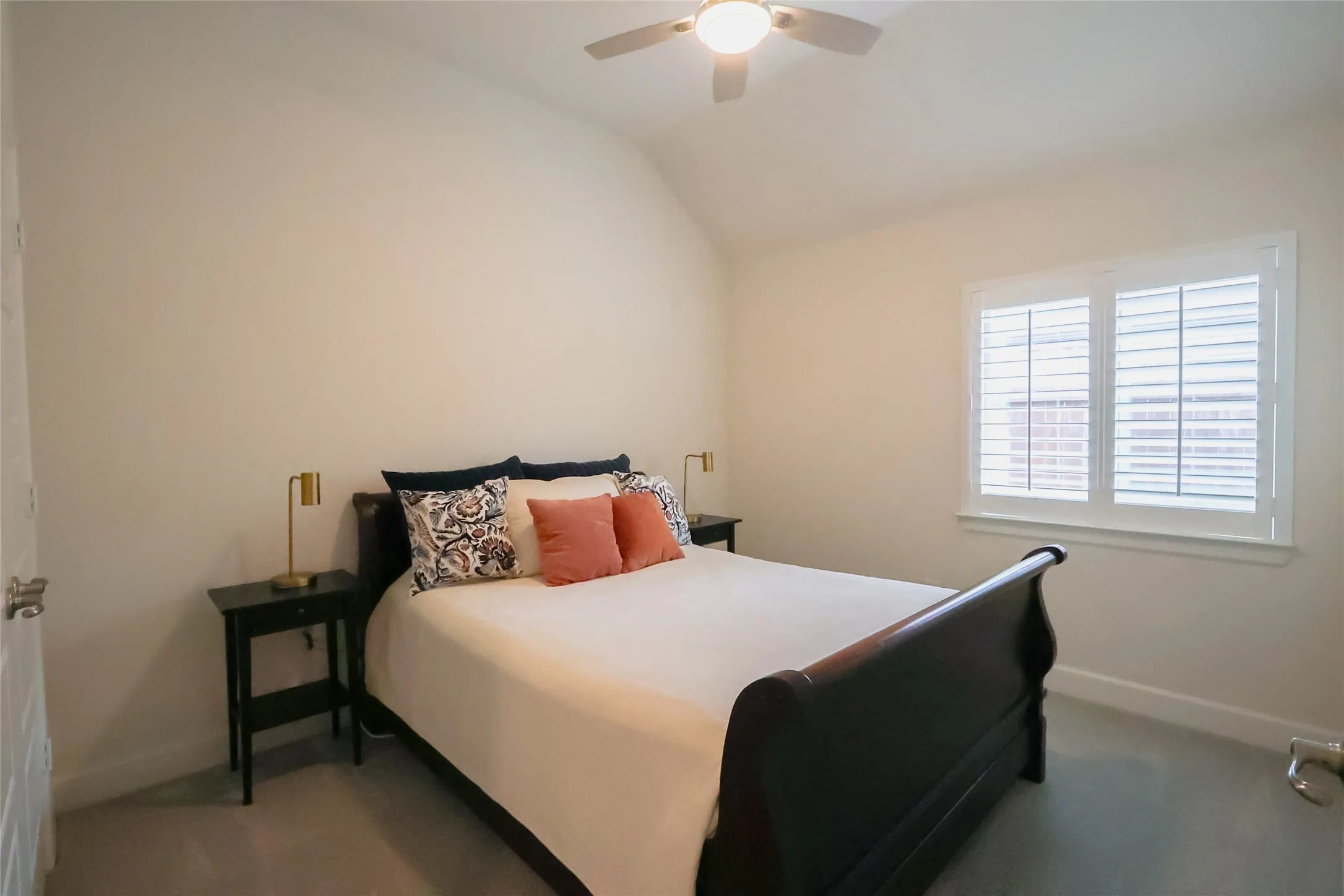 Single Family Residence For Sale in Tarrant County , 2724 Stadium View Drive, Fort Worth, Texas 76118, 3 Bedroom, 2 Bathroom, 2 Garage spaces, 1,980 Sqft, built in 2020, mls#21305698, Real Estate Agent in Fort Worth, Homes For Sale in Tarrant county, Homes For Sale in Fort Worth, Realtor in Fort Worth Texas, Real Estate Brokerage Independent Realty Texas, Luminita Cordes Realtor