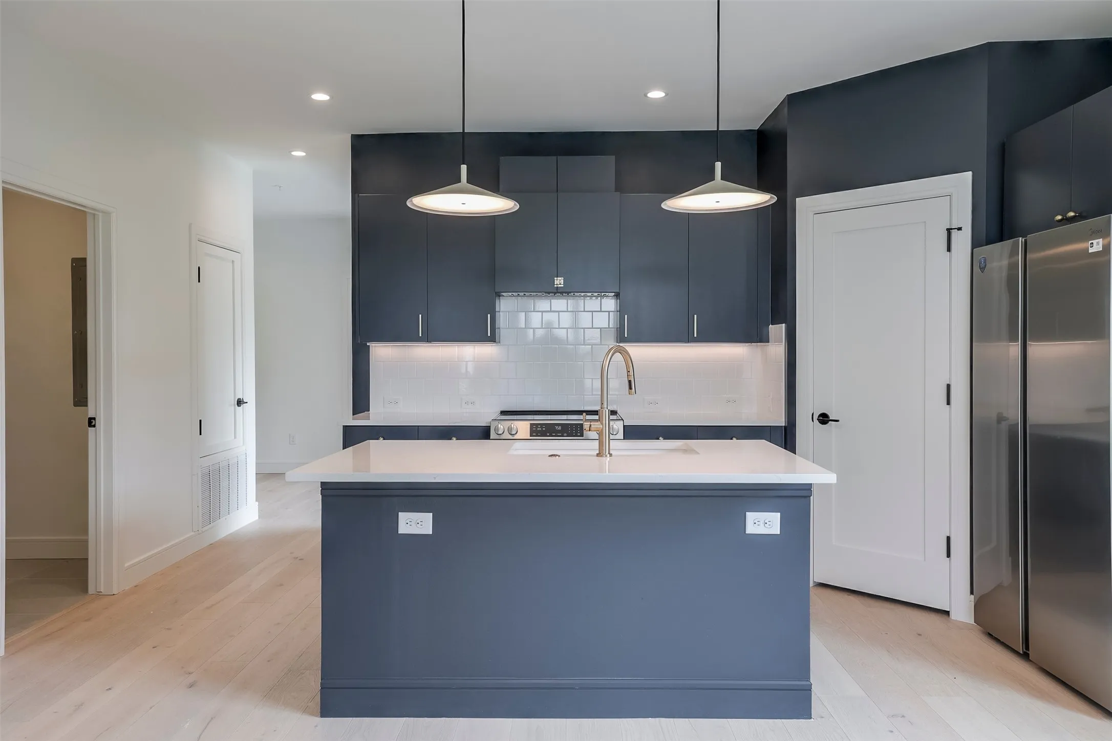 Apartment For Rent in Tarrant County , 309 W Daggett Avenue 207, Fort Worth, Texas 76104, 2 Bedroom, 2 Bathroom, Garage spaces, 1,333 Sqft, built in 2026, mls#21306905, Real Estate Agent in Fort Worth, Homes For Rent in Tarrant county, Homes For Rent in Fort Worth, Realtor in Fort Worth Texas, Real Estate Brokerage Independent Realty Texas, Luminita Cordes Realtor