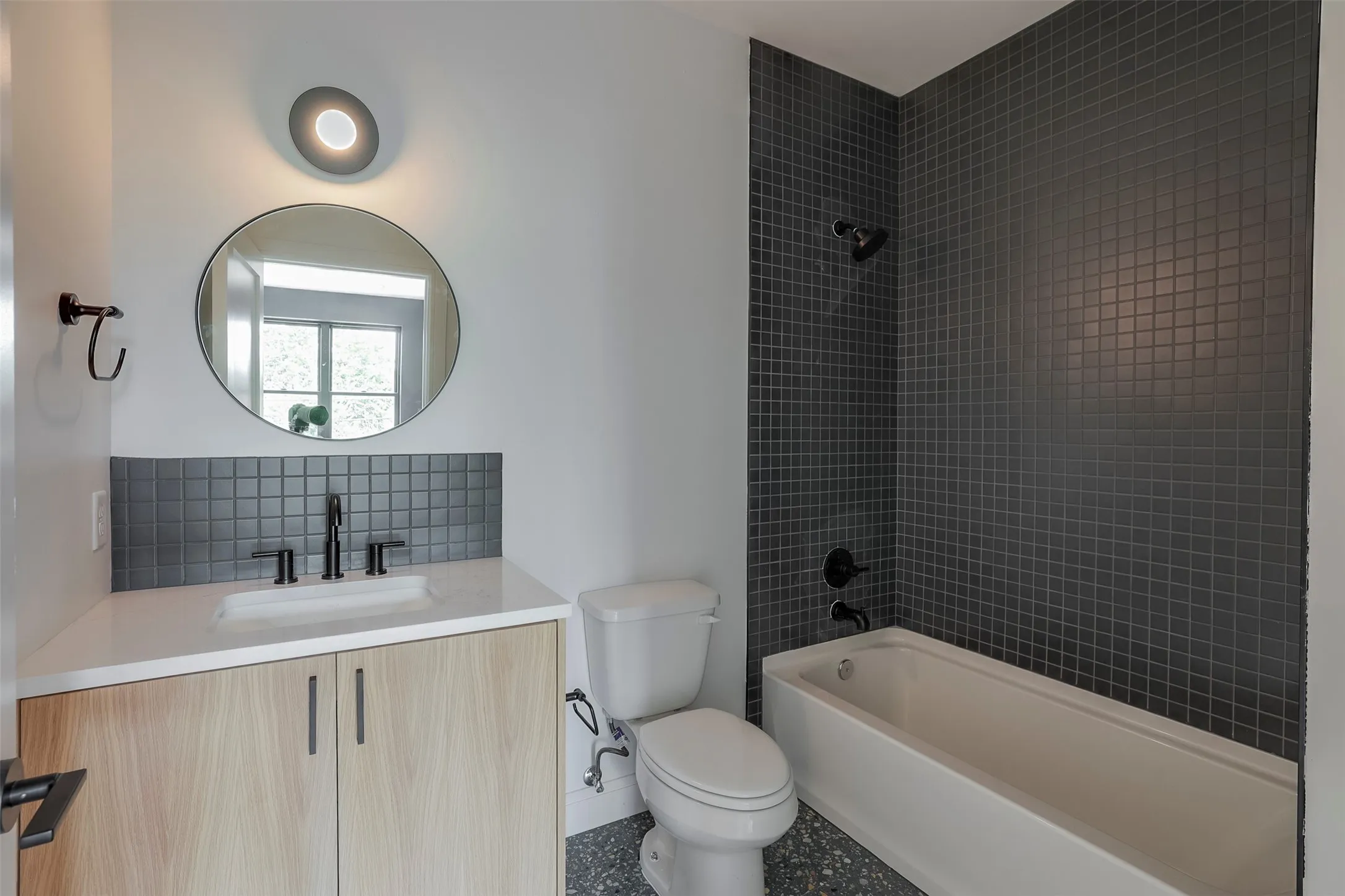 Apartment For Rent in Tarrant County , 309 W Daggett Avenue 207, Fort Worth, Texas 76104, 2 Bedroom, 2 Bathroom, Garage spaces, 1,333 Sqft, built in 2026, mls#21306905, Real Estate Agent in Fort Worth, Homes For Rent in Tarrant county, Homes For Rent in Fort Worth, Realtor in Fort Worth Texas, Real Estate Brokerage Independent Realty Texas, Luminita Cordes Realtor