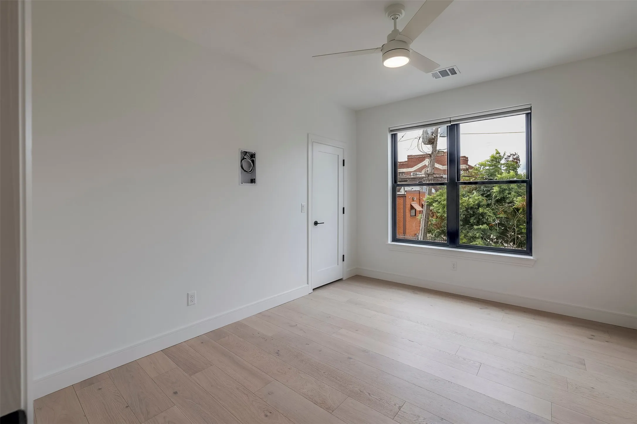 Apartment For Rent in Tarrant County , 309 W Daggett Avenue 207, Fort Worth, Texas 76104, 2 Bedroom, 2 Bathroom, Garage spaces, 1,333 Sqft, built in 2026, mls#21306905, Real Estate Agent in Fort Worth, Homes For Rent in Tarrant county, Homes For Rent in Fort Worth, Realtor in Fort Worth Texas, Real Estate Brokerage Independent Realty Texas, Luminita Cordes Realtor