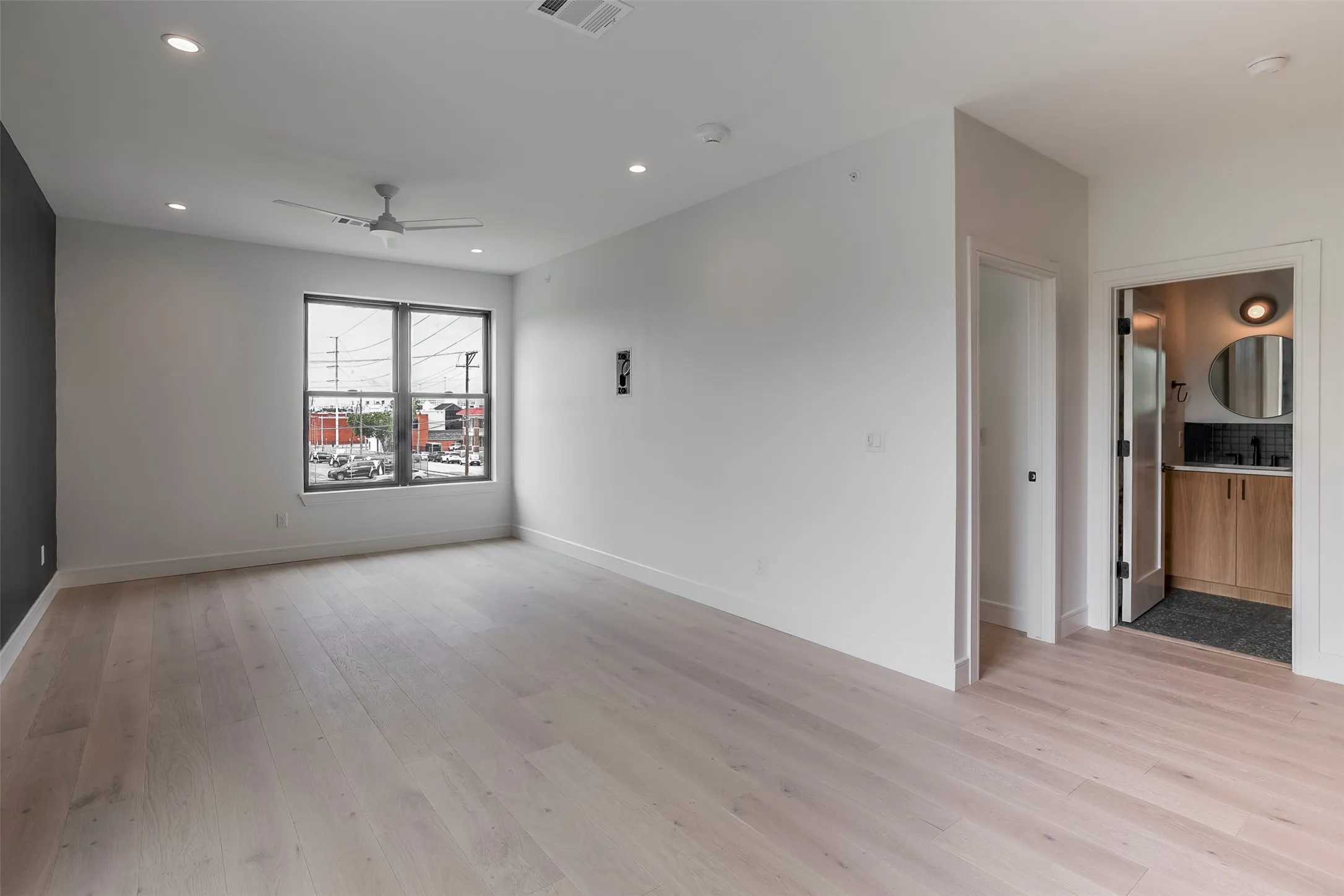 Apartment For Rent in Tarrant County , 309 W Daggett Avenue 207, Fort Worth, Texas 76104, 2 Bedroom, 2 Bathroom, Garage spaces, 1,333 Sqft, built in 2026, mls#21306905, Real Estate Agent in Fort Worth, Homes For Rent in Tarrant county, Homes For Rent in Fort Worth, Realtor in Fort Worth Texas, Real Estate Brokerage Independent Realty Texas, Luminita Cordes Realtor
