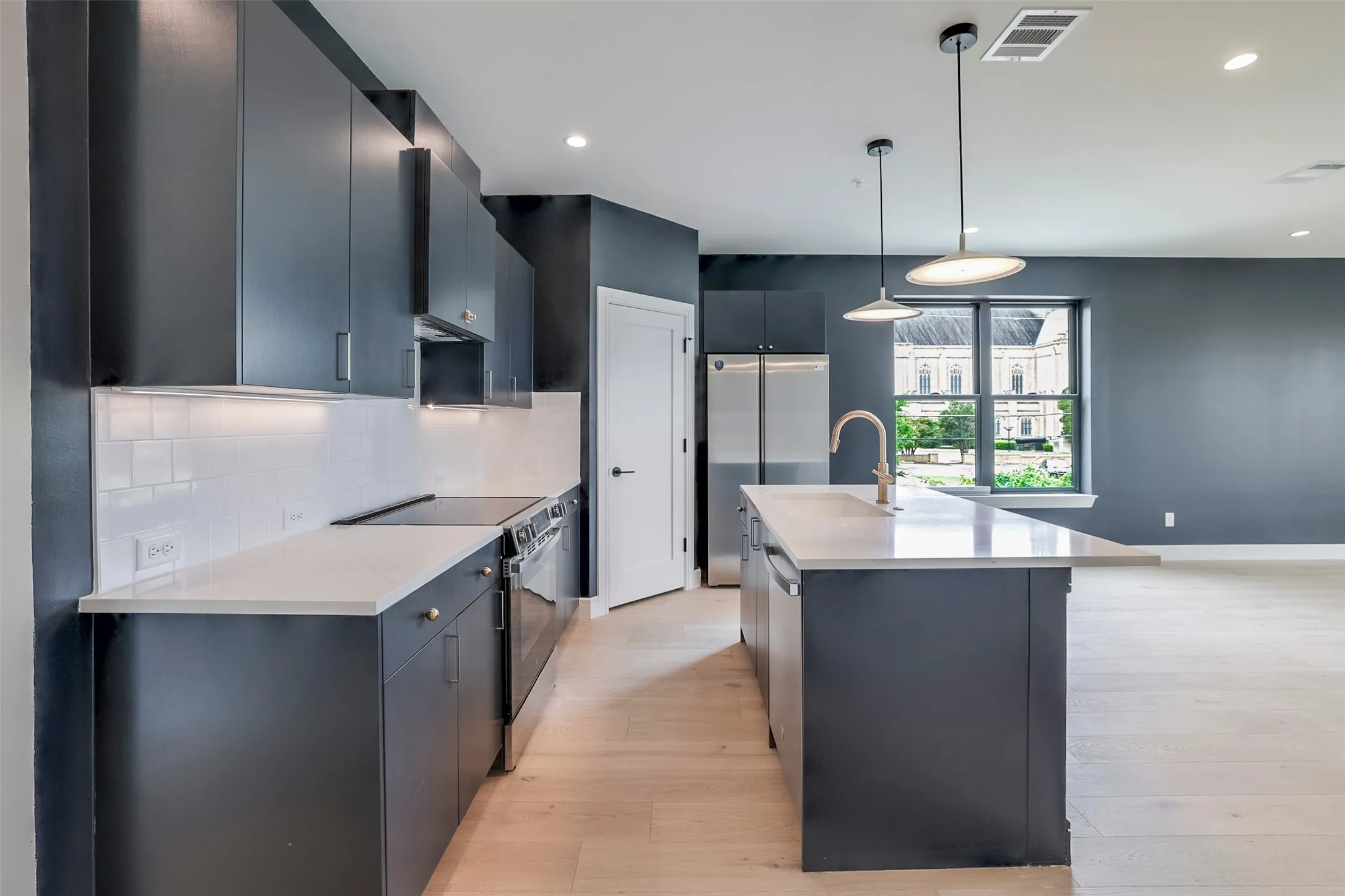 Apartment For Rent in Tarrant County , 309 W Daggett Avenue 207, Fort Worth, Texas 76104, 2 Bedroom, 2 Bathroom, Garage spaces, 1,333 Sqft, built in 2026, mls#21306905, Real Estate Agent in Fort Worth, Homes For Rent in Tarrant county, Homes For Rent in Fort Worth, Realtor in Fort Worth Texas, Real Estate Brokerage Independent Realty Texas, Luminita Cordes Realtor