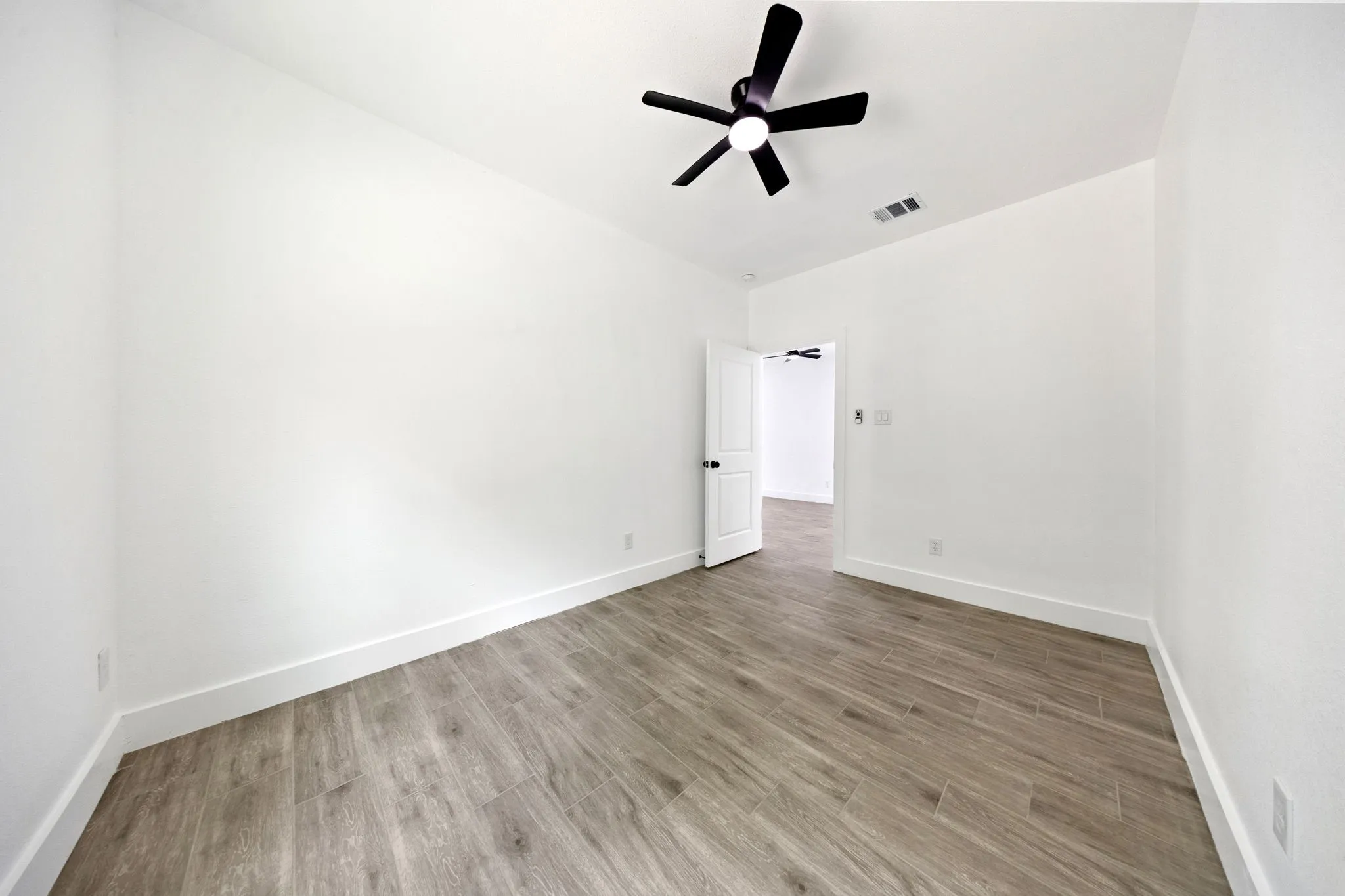 Single Family Residence For Sale in Hopkins County , 125 Randolph Street, Sulphur Springs, Texas 75482, 2 Bedroom, 2 Bathroom, Garage spaces, 862 Sqft, built in 2026, mls#21306412, Real Estate Agent in Sulphur Springs, Homes For Sale in Hopkins county, Homes For Sale in Sulphur Springs, Realtor in Sulphur Springs Texas, Real Estate Brokerage Independent Realty Texas, Luminita Cordes Realtor