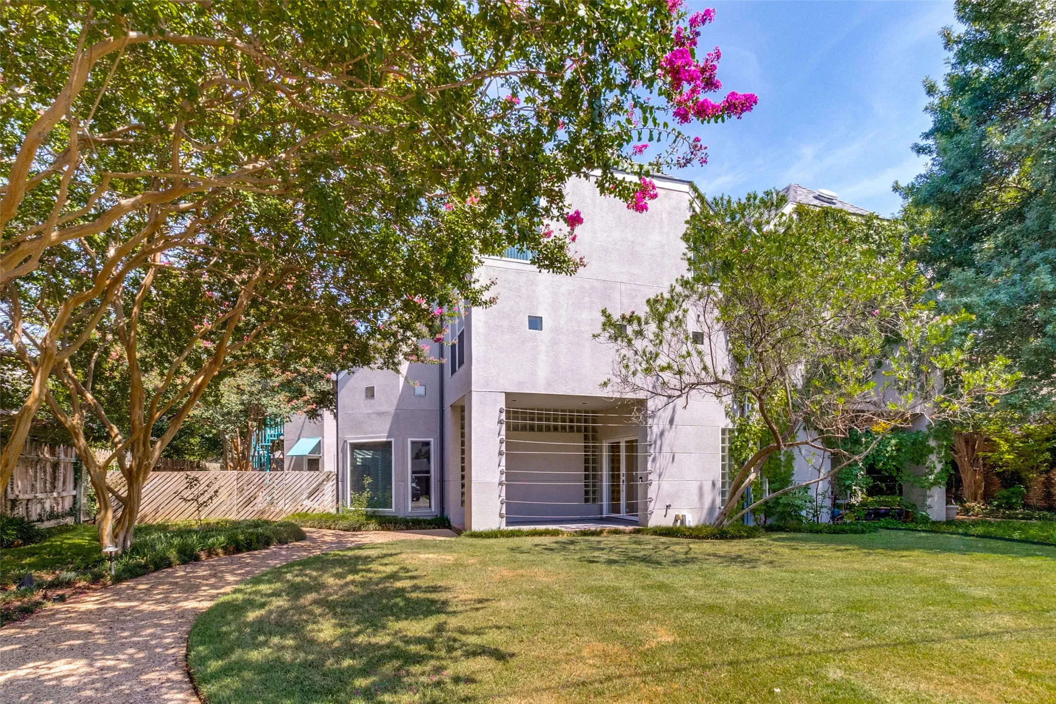 Single Family Residence For Sale in Dallas County , 12612 Breckenridge Drive, Dallas, Texas 75230, 2 Bedroom, 3 Bathroom, 2 Garage spaces, 2,541 Sqft, built in 1990, mls#21305776, Real Estate Agent in Dallas, Homes For Sale in Dallas county, Homes For Sale in Dallas, Realtor in Dallas Texas, Real Estate Brokerage Independent Realty Texas, Luminita Cordes Realtor