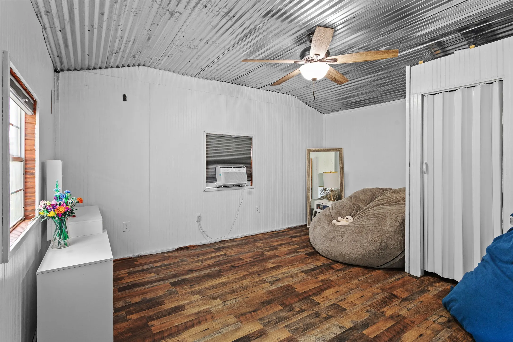 Single Family Residence For Sale in Parker County , 108 Blue Moon Court, Springtown, Texas 76082, 3 Bedroom, 3 Bathroom, Garage spaces, 1,588 Sqft, built in 2020, mls#21305604, Real Estate Agent in Springtown, Homes For Sale in Parker county, Homes For Sale in Springtown, Realtor in Springtown Texas, Real Estate Brokerage Independent Realty Texas, Luminita Cordes Realtor