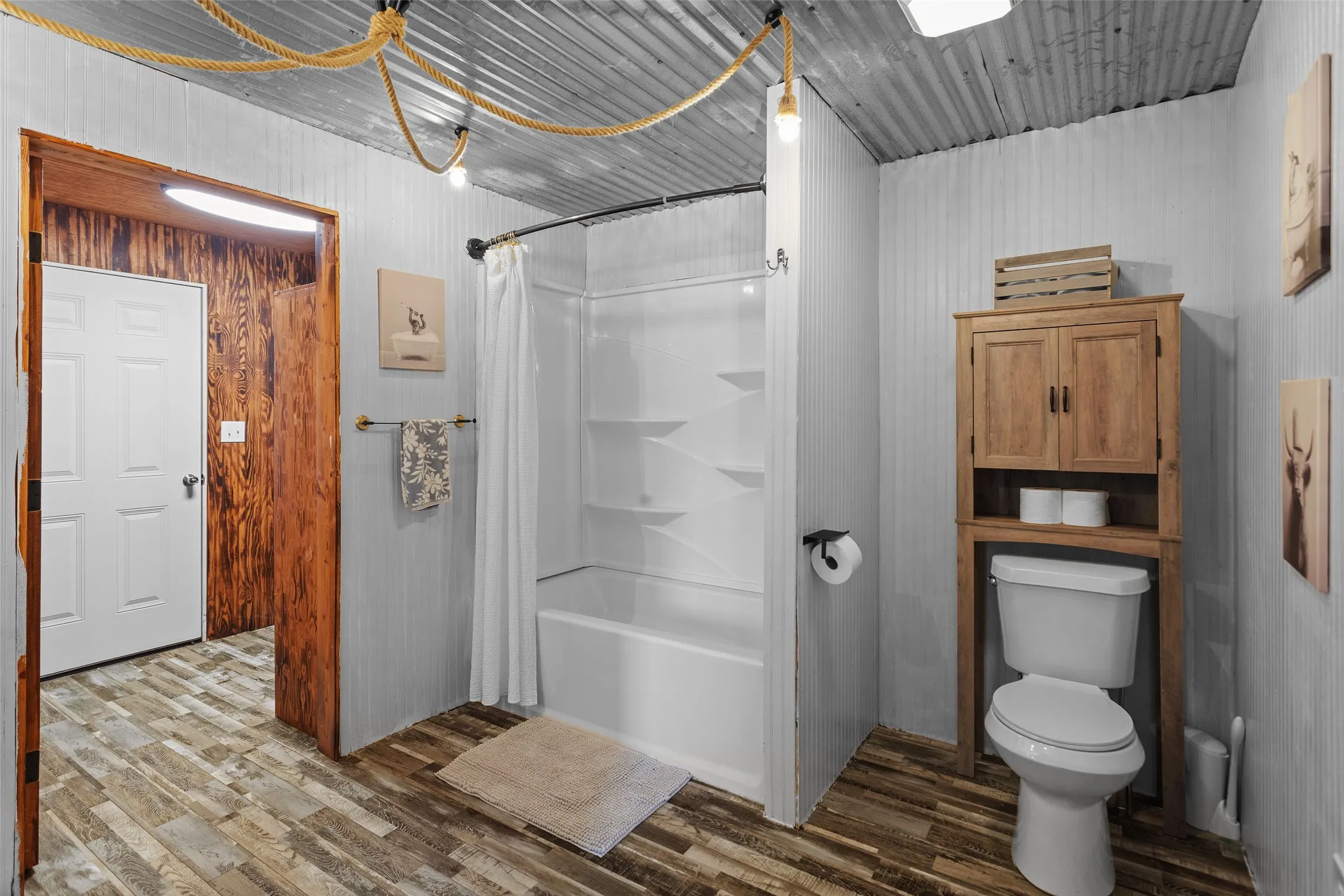 Single Family Residence For Sale in Parker County , 108 Blue Moon Court, Springtown, Texas 76082, 3 Bedroom, 3 Bathroom, Garage spaces, 1,588 Sqft, built in 2020, mls#21305604, Real Estate Agent in Springtown, Homes For Sale in Parker county, Homes For Sale in Springtown, Realtor in Springtown Texas, Real Estate Brokerage Independent Realty Texas, Luminita Cordes Realtor