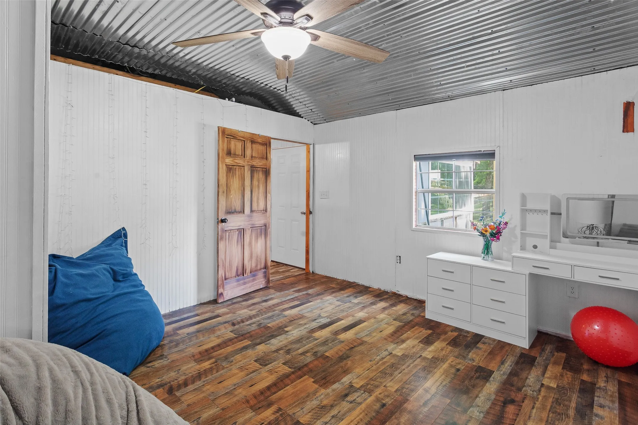Single Family Residence For Sale in Parker County , 108 Blue Moon Court, Springtown, Texas 76082, 3 Bedroom, 3 Bathroom, Garage spaces, 1,588 Sqft, built in 2020, mls#21305604, Real Estate Agent in Springtown, Homes For Sale in Parker county, Homes For Sale in Springtown, Realtor in Springtown Texas, Real Estate Brokerage Independent Realty Texas, Luminita Cordes Realtor