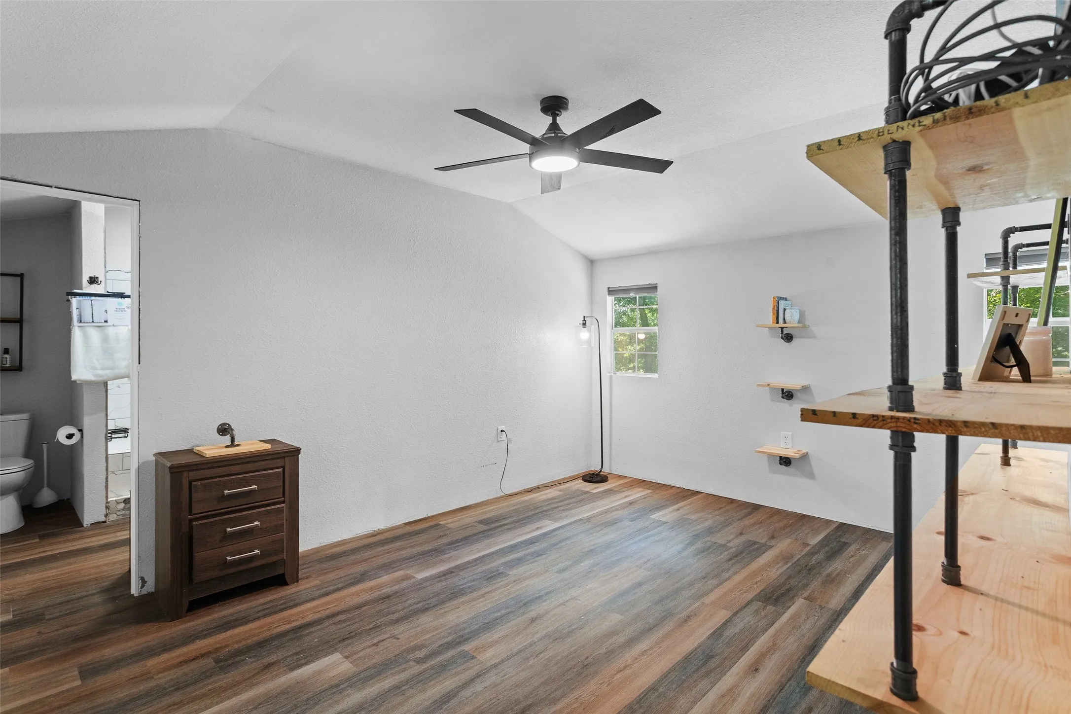 Single Family Residence For Sale in Parker County , 108 Blue Moon Court, Springtown, Texas 76082, 3 Bedroom, 3 Bathroom, Garage spaces, 1,588 Sqft, built in 2020, mls#21305604, Real Estate Agent in Springtown, Homes For Sale in Parker county, Homes For Sale in Springtown, Realtor in Springtown Texas, Real Estate Brokerage Independent Realty Texas, Luminita Cordes Realtor
