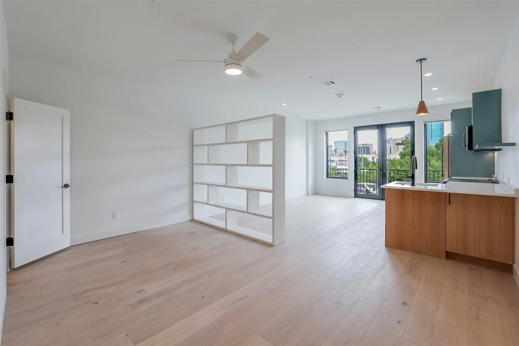 Apartment For Rent in Tarrant County , 309 W Daggett Avenue 203, Fort Worth, Texas 76104, 0, 1 Bathroom, Garage spaces, 663 Sqft, built in 2026, mls#21306916, Real Estate Agent in Fort Worth, Homes For Rent in Tarrant county, Homes For Rent in Fort Worth, Realtor in Fort Worth Texas, Real Estate Brokerage Independent Realty Texas, Luminita Cordes Realtor