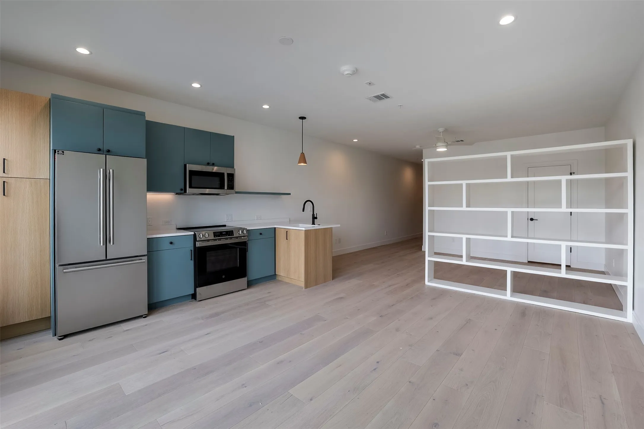 Apartment For Rent in Tarrant County , 309 W Daggett Avenue 203, Fort Worth, Texas 76104, 0, 1 Bathroom, Garage spaces, 663 Sqft, built in 2026, mls#21306916, Real Estate Agent in Fort Worth, Homes For Rent in Tarrant county, Homes For Rent in Fort Worth, Realtor in Fort Worth Texas, Real Estate Brokerage Independent Realty Texas, Luminita Cordes Realtor