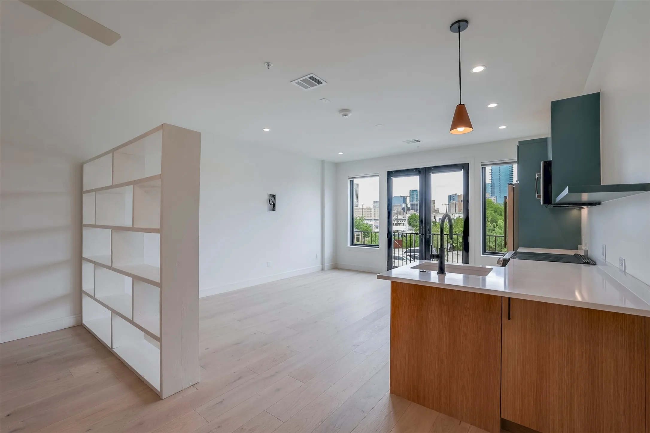 Apartment For Rent in Tarrant County , 309 W Daggett Avenue 203, Fort Worth, Texas 76104, 0, 1 Bathroom, Garage spaces, 663 Sqft, built in 2026, mls#21306916, Real Estate Agent in Fort Worth, Homes For Rent in Tarrant county, Homes For Rent in Fort Worth, Realtor in Fort Worth Texas, Real Estate Brokerage Independent Realty Texas, Luminita Cordes Realtor