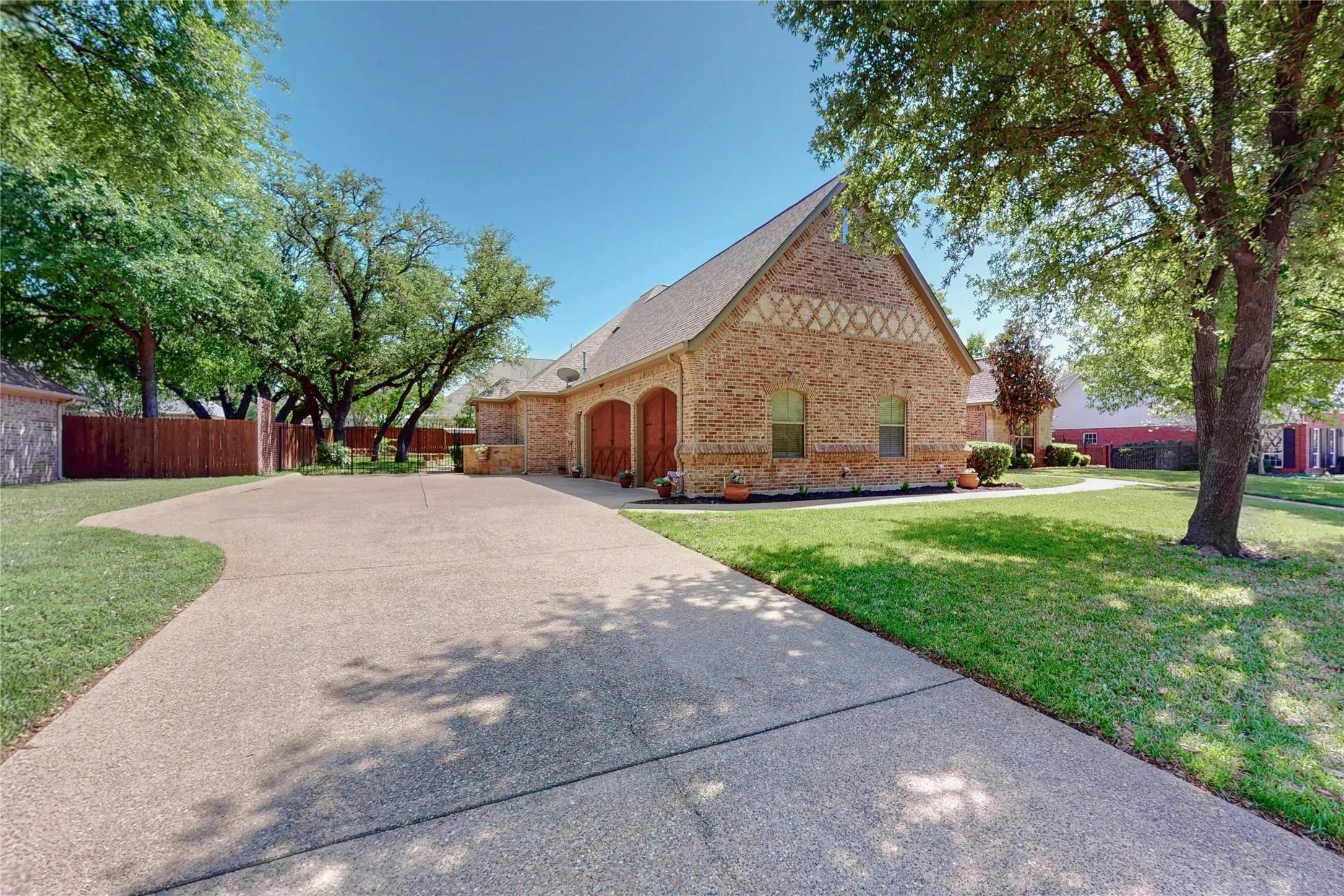 Single Family Residence For Sale in Tarrant County , 3925 Westway Terrace, Fort Worth, Texas 76179, 4 Bedroom, 4 Bathroom, 3 Garage spaces, 3,616 Sqft, built in 2005, mls#21306925, Real Estate Agent in Fort Worth, Homes For Sale in Tarrant county, Homes For Sale in Fort Worth, Realtor in Fort Worth Texas, Real Estate Brokerage Independent Realty Texas, Luminita Cordes Realtor
