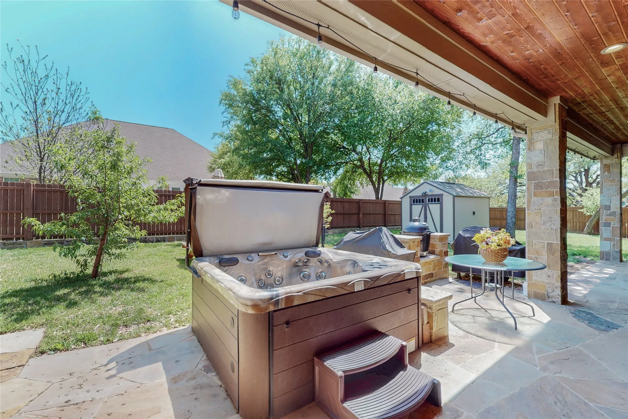 Single Family Residence For Sale in Tarrant County , 3925 Westway Terrace, Fort Worth, Texas 76179, 4 Bedroom, 4 Bathroom, 3 Garage spaces, 3,616 Sqft, built in 2005, mls#21306925, Real Estate Agent in Fort Worth, Homes For Sale in Tarrant county, Homes For Sale in Fort Worth, Realtor in Fort Worth Texas, Real Estate Brokerage Independent Realty Texas, Luminita Cordes Realtor