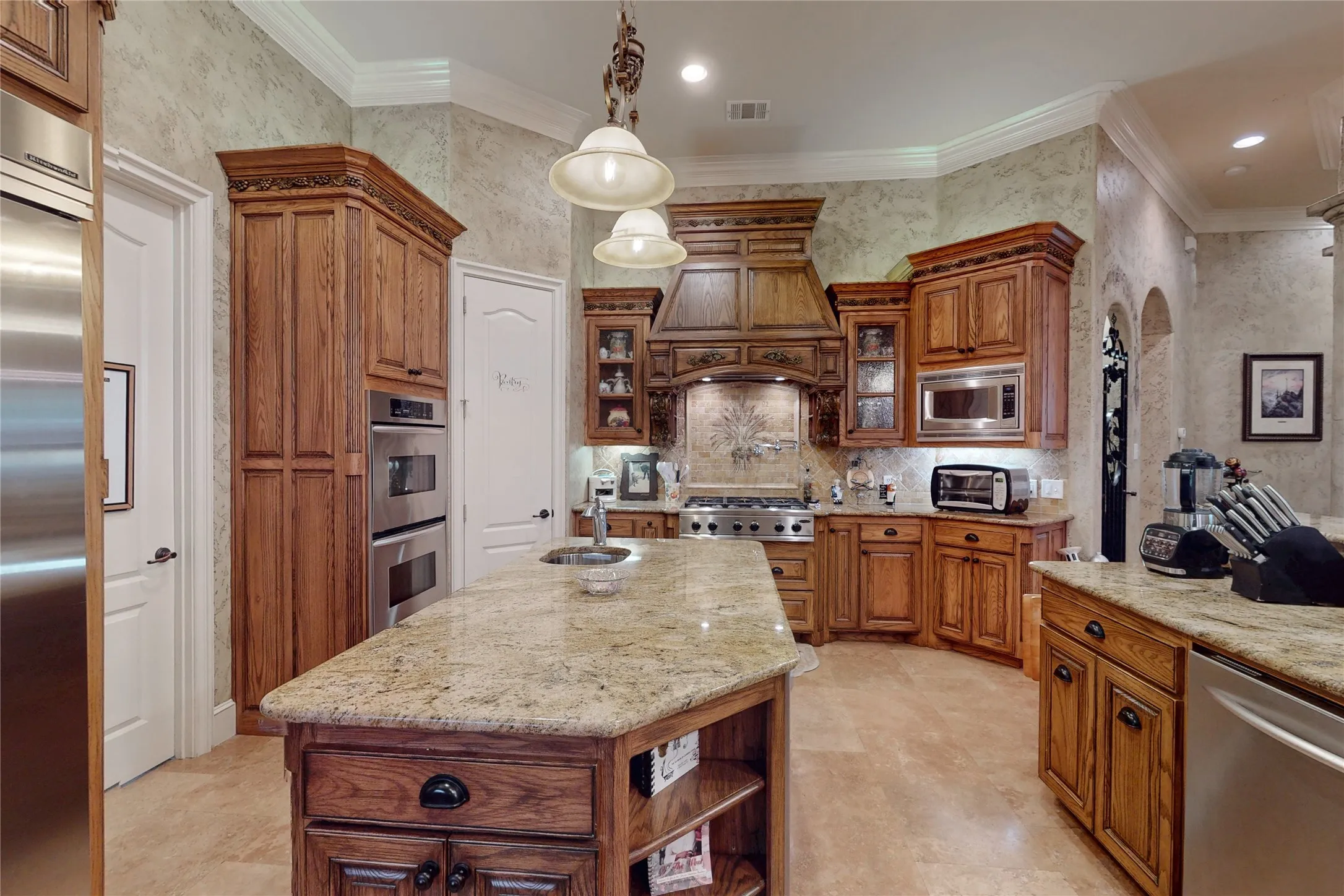 Single Family Residence For Sale in Tarrant County , 3925 Westway Terrace, Fort Worth, Texas 76179, 4 Bedroom, 4 Bathroom, 3 Garage spaces, 3,616 Sqft, built in 2005, mls#21306925, Real Estate Agent in Fort Worth, Homes For Sale in Tarrant county, Homes For Sale in Fort Worth, Realtor in Fort Worth Texas, Real Estate Brokerage Independent Realty Texas, Luminita Cordes Realtor
