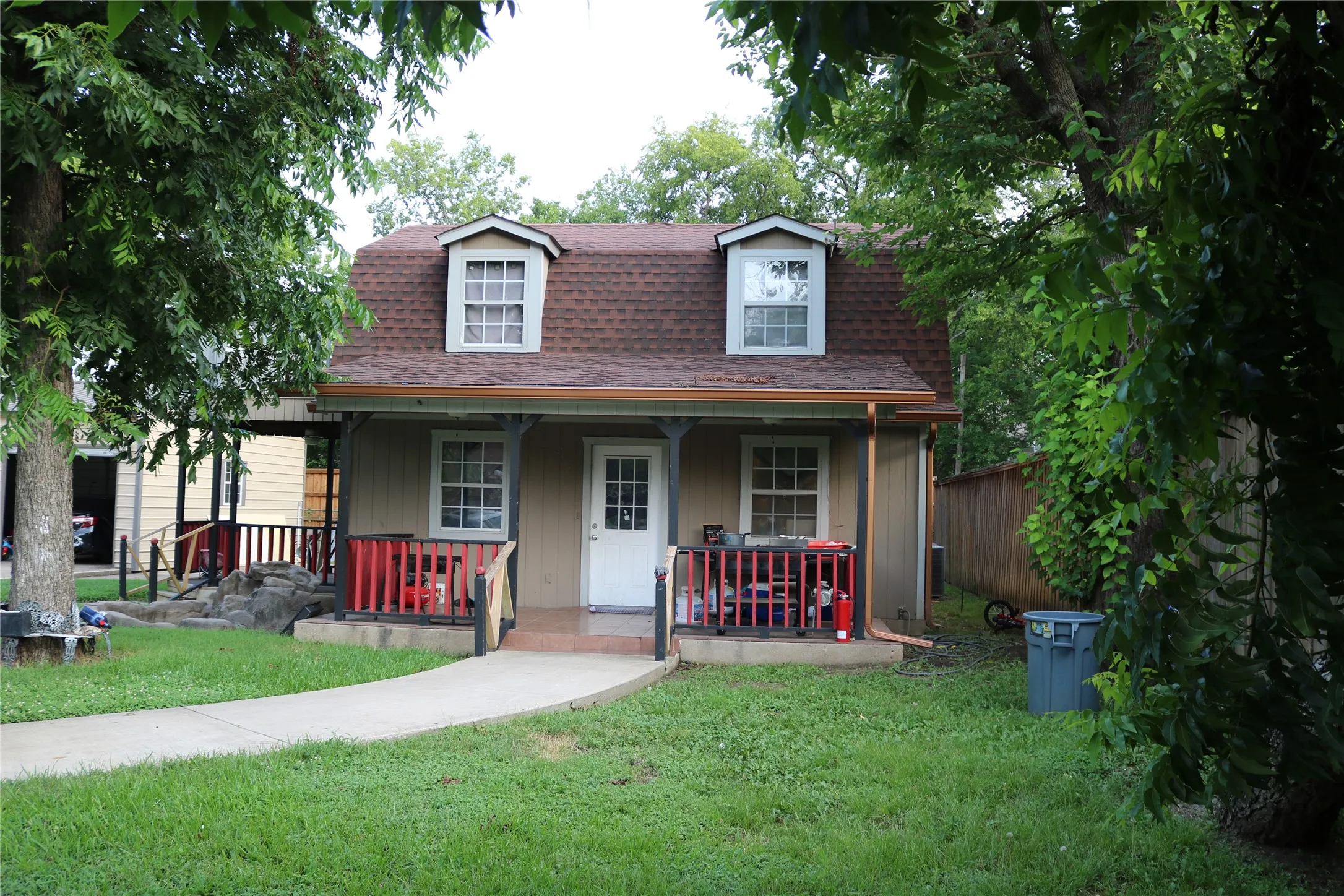 Single Family Residence For Sale in Dallas County , 3010 Saint Lo, Irving, Texas 75060, 5 Bedrooms, 4 Bathrooms, 3 Garage spaces, 3,855 Sqft, built in 2001, Price $899,900, mls#21304318, Real Estate Agent in Irving, Homes For Sale in Dallas county, Homes For Sale in Irving, Realtor in Irving Texas, Real Estate Brokerage Independent Realty Texas, Luminita Cordes Realtor