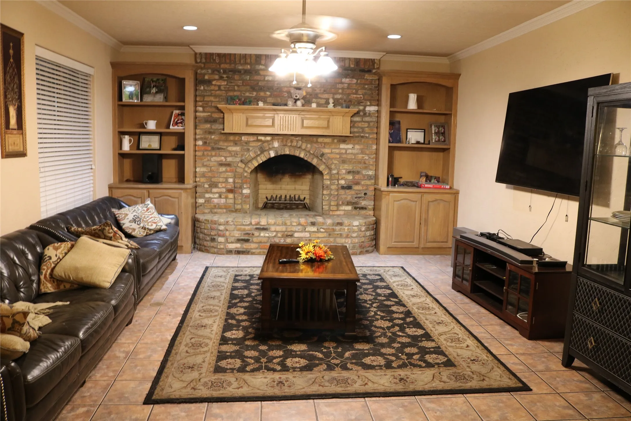Single Family Residence For Sale in Dallas County , 3010 Saint Lo, Irving, Texas 75060, 5 Bedrooms, 4 Bathrooms, 3 Garage spaces, 3,855 Sqft, built in 2001, Price $899,900, mls#21304318, Real Estate Agent in Irving, Homes For Sale in Dallas county, Homes For Sale in Irving, Realtor in Irving Texas, Real Estate Brokerage Independent Realty Texas, Luminita Cordes Realtor