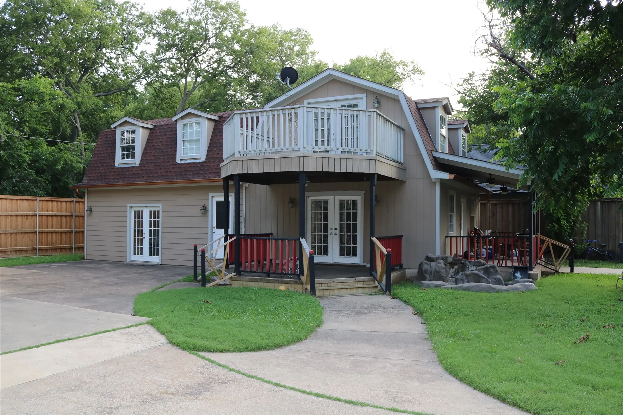 Single Family Residence For Sale in Dallas County , 3010 Saint Lo, Irving, Texas 75060, 5 Bedrooms, 4 Bathrooms, 3 Garage spaces, 3,855 Sqft, built in 2001, Price $899,900, mls#21304318, Real Estate Agent in Irving, Homes For Sale in Dallas county, Homes For Sale in Irving, Realtor in Irving Texas, Real Estate Brokerage Independent Realty Texas, Luminita Cordes Realtor