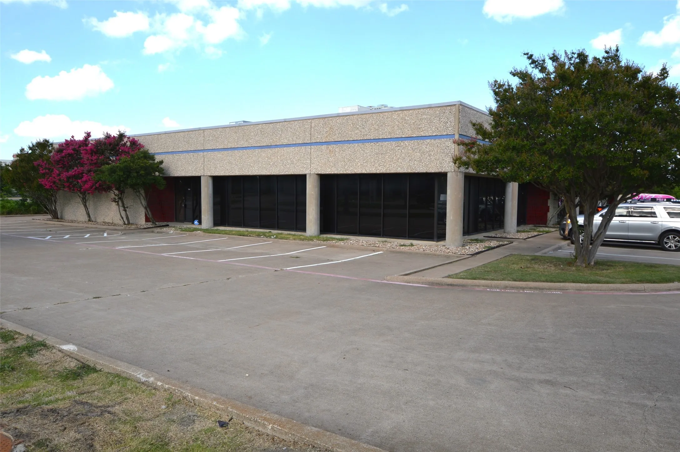 Warehouse For Rent in Rockwall County , 1203 Beta Court 106, Rockwall, Texas 75087, 0, 0, Garage spaces, 0 Sqft, built in 1985, Price $4,660, mls#21306560, Real Estate Agent in Rockwall, Homes For Rent in Rockwall county, Homes For Rent in Rockwall, Realtor in Rockwall Texas, Real Estate Brokerage Independent Realty Texas, Luminita Cordes Realtor