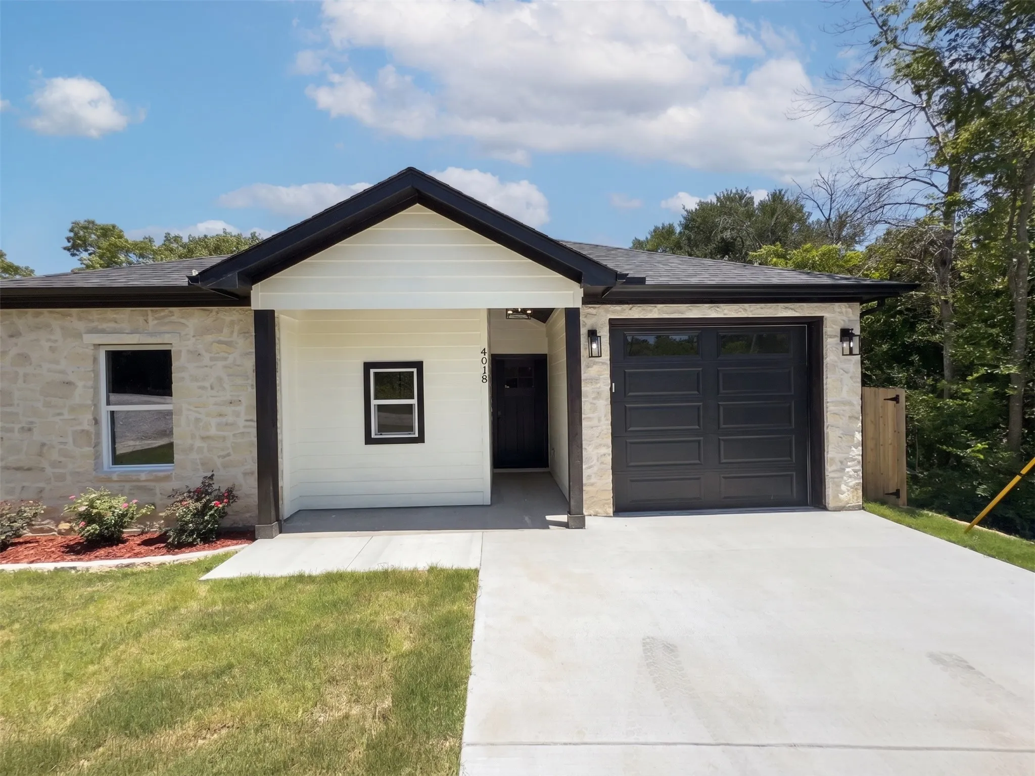 Single Family Residence For Sale in Hood County , 4018 Montana Trail, Granbury, Texas 76048, 3 Bedroom, 2 Bathroom, 1 Garage spaces, 1,414 Sqft, built in 2026, mls#21306963, Real Estate Agent in Granbury, Homes For Sale in Hood county, Homes For Sale in Granbury, Realtor in Granbury Texas, Real Estate Brokerage Independent Realty Texas, Luminita Cordes Realtor