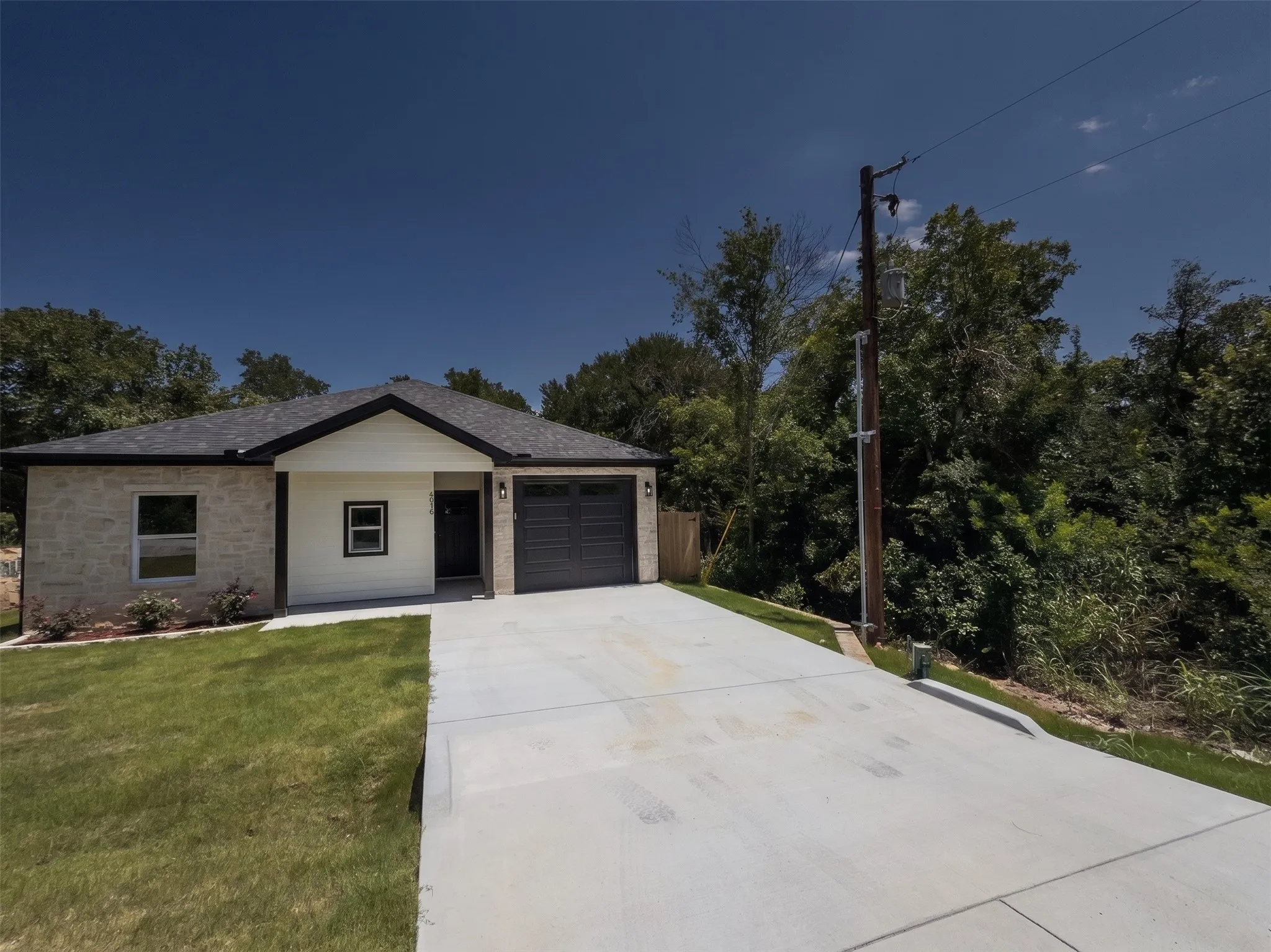 Single Family Residence For Sale in Hood County , 4018 Montana Trail, Granbury, Texas 76048, 3 Bedroom, 2 Bathroom, 1 Garage spaces, 1,414 Sqft, built in 2026, mls#21306963, Real Estate Agent in Granbury, Homes For Sale in Hood county, Homes For Sale in Granbury, Realtor in Granbury Texas, Real Estate Brokerage Independent Realty Texas, Luminita Cordes Realtor