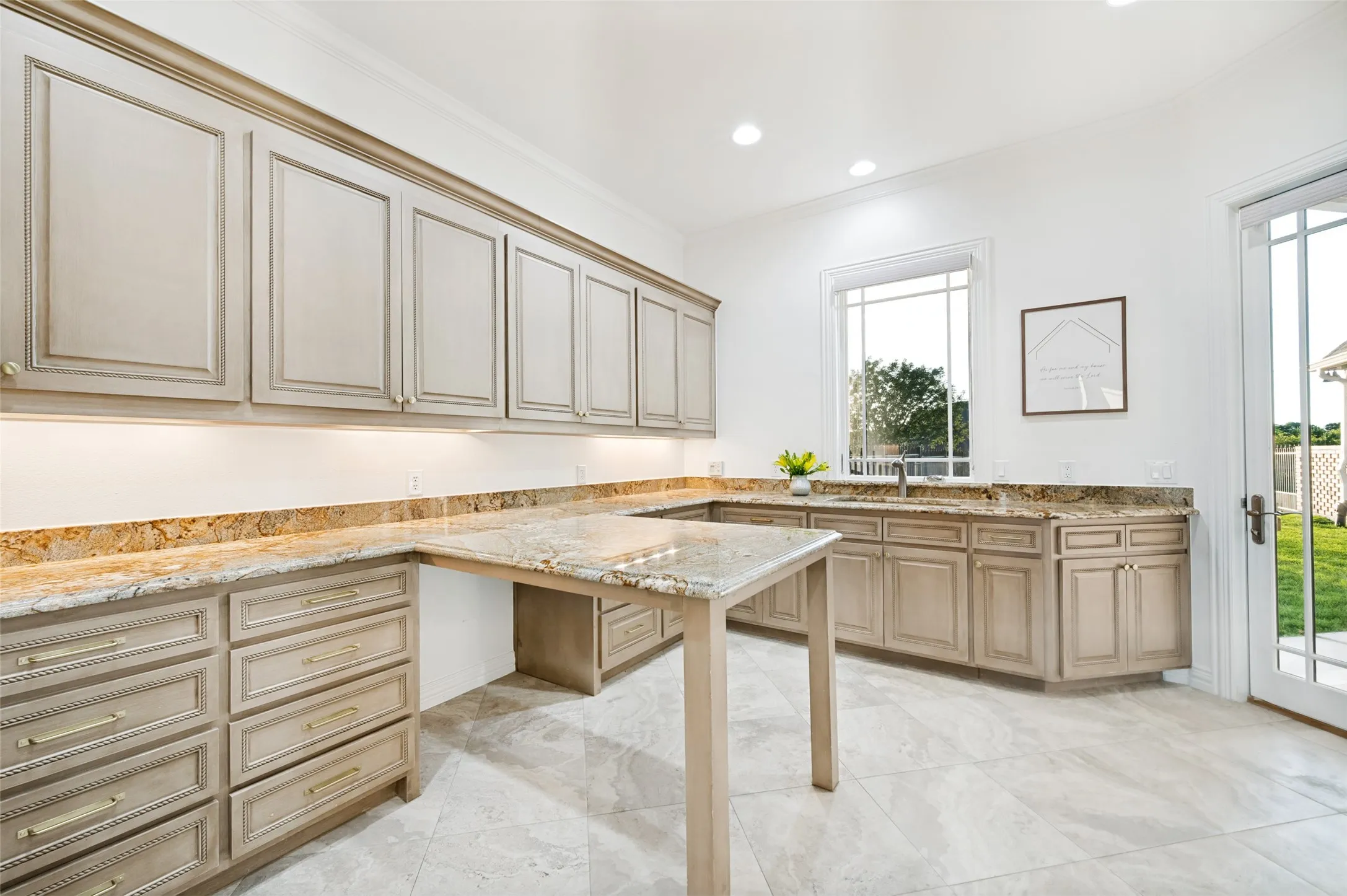 Single Family Residence For Sale in Collin County , 4701 CHURCH Street, Celina, Texas 75009, 4 Bedroom, 5 Bathroom, 3 Garage spaces, 5,144 Sqft, built in 2011, mls#21302126, Real Estate Agent in Celina, Homes For Sale in Collin county, Homes For Sale in Celina, Realtor in Celina Texas, Real Estate Brokerage Independent Realty Texas, Luminita Cordes Realtor