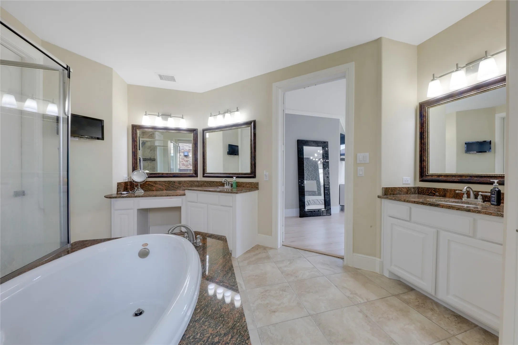 Single Family Residence For Sale in Denton County , 2098 Hidalgo Lane, Frisco, Texas 75034, 4 Bedroom, 4 Bathroom, 2 Garage spaces, 4,527 Sqft, built in 2014, Price $1,475,000, mls#21306336, Real Estate Agent in Frisco, Homes For Sale in Denton county, Homes For Sale in Frisco, Realtor in Frisco Texas, Real Estate Brokerage Independent Realty Texas, Luminita Cordes Realtor