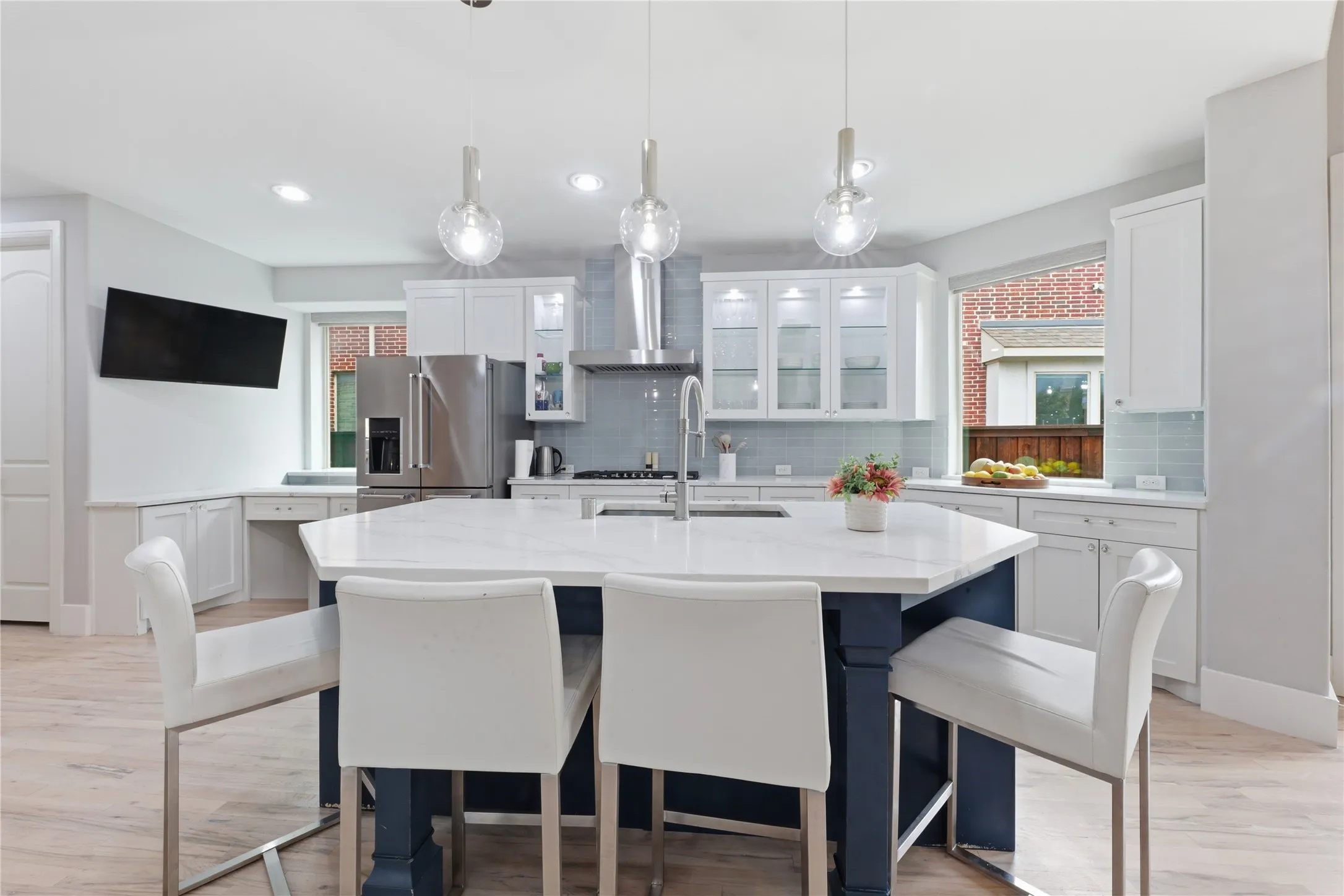 Single Family Residence For Sale in Denton County , 2098 Hidalgo Lane, Frisco, Texas 75034, 4 Bedroom, 4 Bathroom, 2 Garage spaces, 4,527 Sqft, built in 2014, Price $1,475,000, mls#21306336, Real Estate Agent in Frisco, Homes For Sale in Denton county, Homes For Sale in Frisco, Realtor in Frisco Texas, Real Estate Brokerage Independent Realty Texas, Luminita Cordes Realtor
