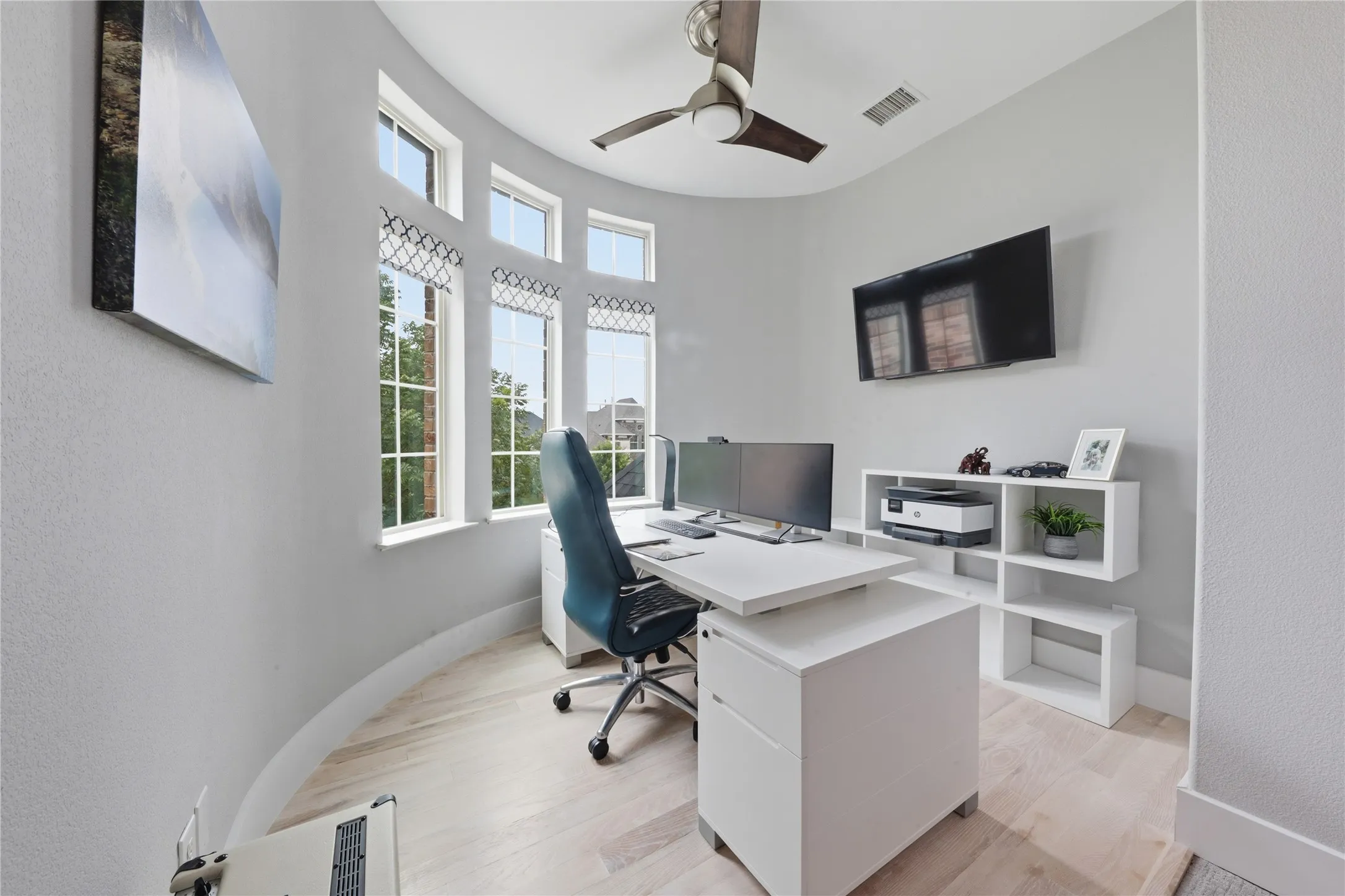 Single Family Residence For Sale in Denton County , 2098 Hidalgo Lane, Frisco, Texas 75034, 4 Bedroom, 4 Bathroom, 2 Garage spaces, 4,527 Sqft, built in 2014, Price $1,475,000, mls#21306336, Real Estate Agent in Frisco, Homes For Sale in Denton county, Homes For Sale in Frisco, Realtor in Frisco Texas, Real Estate Brokerage Independent Realty Texas, Luminita Cordes Realtor