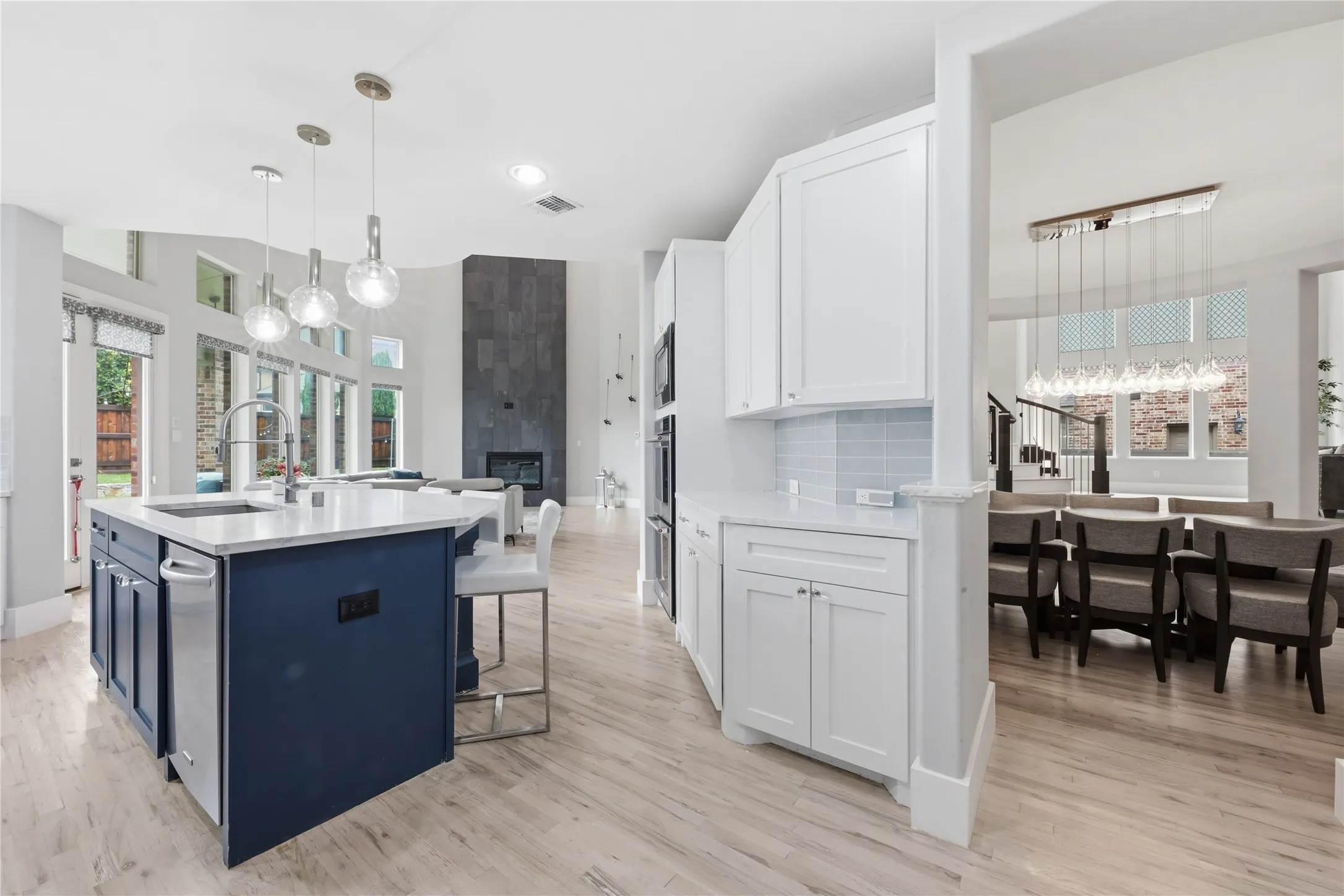 Single Family Residence For Sale in Denton County , 2098 Hidalgo Lane, Frisco, Texas 75034, 4 Bedroom, 4 Bathroom, 2 Garage spaces, 4,527 Sqft, built in 2014, Price $1,475,000, mls#21306336, Real Estate Agent in Frisco, Homes For Sale in Denton county, Homes For Sale in Frisco, Realtor in Frisco Texas, Real Estate Brokerage Independent Realty Texas, Luminita Cordes Realtor