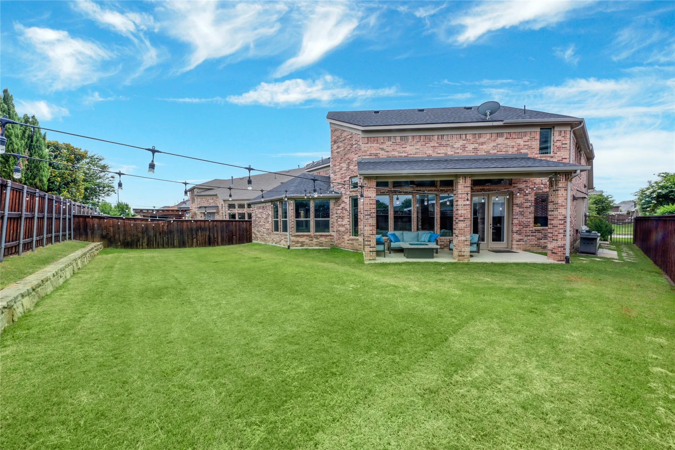 Single Family Residence For Sale in Denton County , 2098 Hidalgo Lane, Frisco, Texas 75034, 4 Bedroom, 4 Bathroom, 2 Garage spaces, 4,527 Sqft, built in 2014, Price $1,475,000, mls#21306336, Real Estate Agent in Frisco, Homes For Sale in Denton county, Homes For Sale in Frisco, Realtor in Frisco Texas, Real Estate Brokerage Independent Realty Texas, Luminita Cordes Realtor