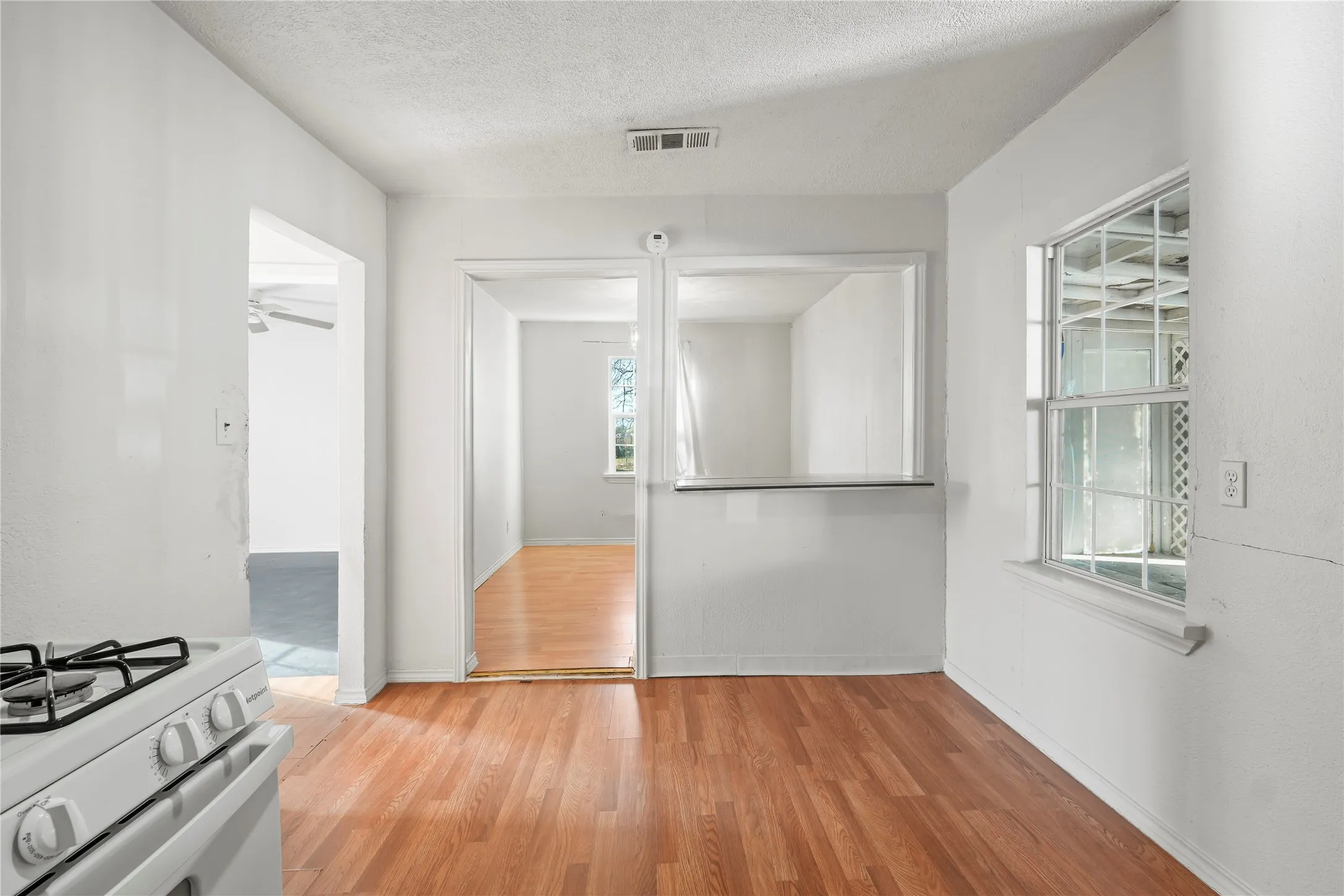 Single Family Residence For Sale in Dallas County , 1326 Dewberry Street, Wilmer, Texas 75172, 3 Bedrooms, 1 Bathroom, Garage spaces, 1,012 Sqft, built in 1960, Price $185,000, mls#21306933, Real Estate Agent in Wilmer, Homes For Sale in Dallas county, Homes For Sale in Wilmer, Realtor in Wilmer Texas, Real Estate Brokerage Independent Realty Texas, Luminita Cordes Realtor