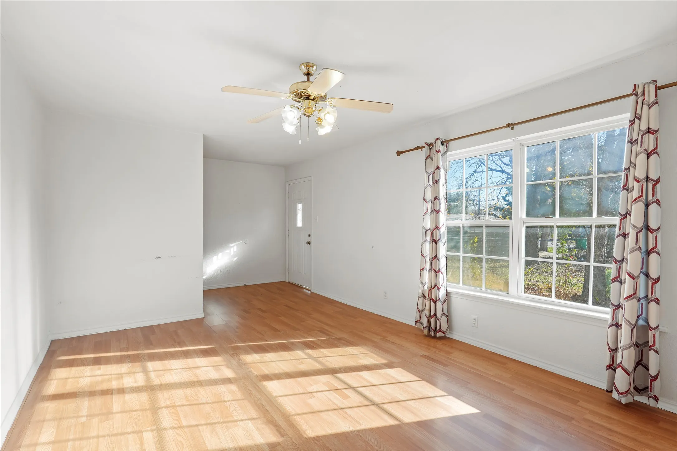 Single Family Residence For Sale in Dallas County , 1326 Dewberry Street, Wilmer, Texas 75172, 3 Bedrooms, 1 Bathroom, Garage spaces, 1,012 Sqft, built in 1960, Price $185,000, mls#21306933, Real Estate Agent in Wilmer, Homes For Sale in Dallas county, Homes For Sale in Wilmer, Realtor in Wilmer Texas, Real Estate Brokerage Independent Realty Texas, Luminita Cordes Realtor