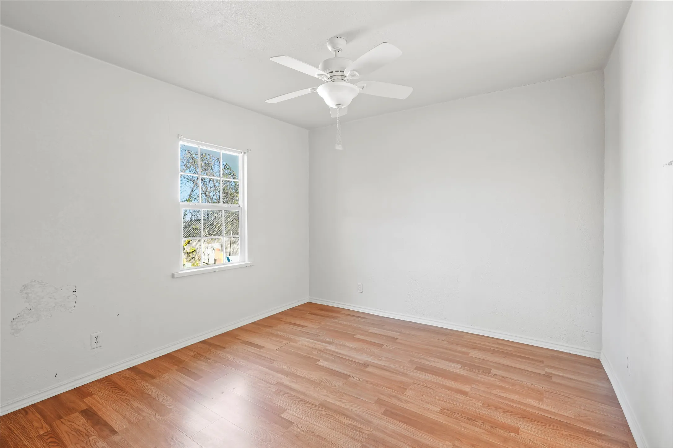 Single Family Residence For Sale in Dallas County , 1326 Dewberry Street, Wilmer, Texas 75172, 3 Bedrooms, 1 Bathroom, Garage spaces, 1,012 Sqft, built in 1960, Price $185,000, mls#21306933, Real Estate Agent in Wilmer, Homes For Sale in Dallas county, Homes For Sale in Wilmer, Realtor in Wilmer Texas, Real Estate Brokerage Independent Realty Texas, Luminita Cordes Realtor