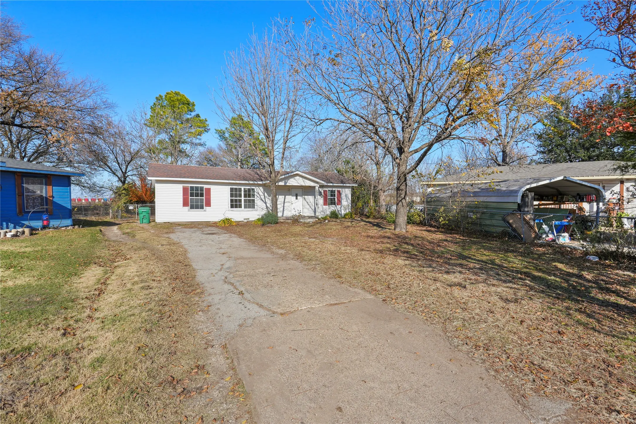 Single Family Residence For Sale in Dallas County , 1326 Dewberry Street, Wilmer, Texas 75172, 3 Bedrooms, 1 Bathroom, Garage spaces, 1,012 Sqft, built in 1960, Price $185,000, mls#21306933, Real Estate Agent in Wilmer, Homes For Sale in Dallas county, Homes For Sale in Wilmer, Realtor in Wilmer Texas, Real Estate Brokerage Independent Realty Texas, Luminita Cordes Realtor