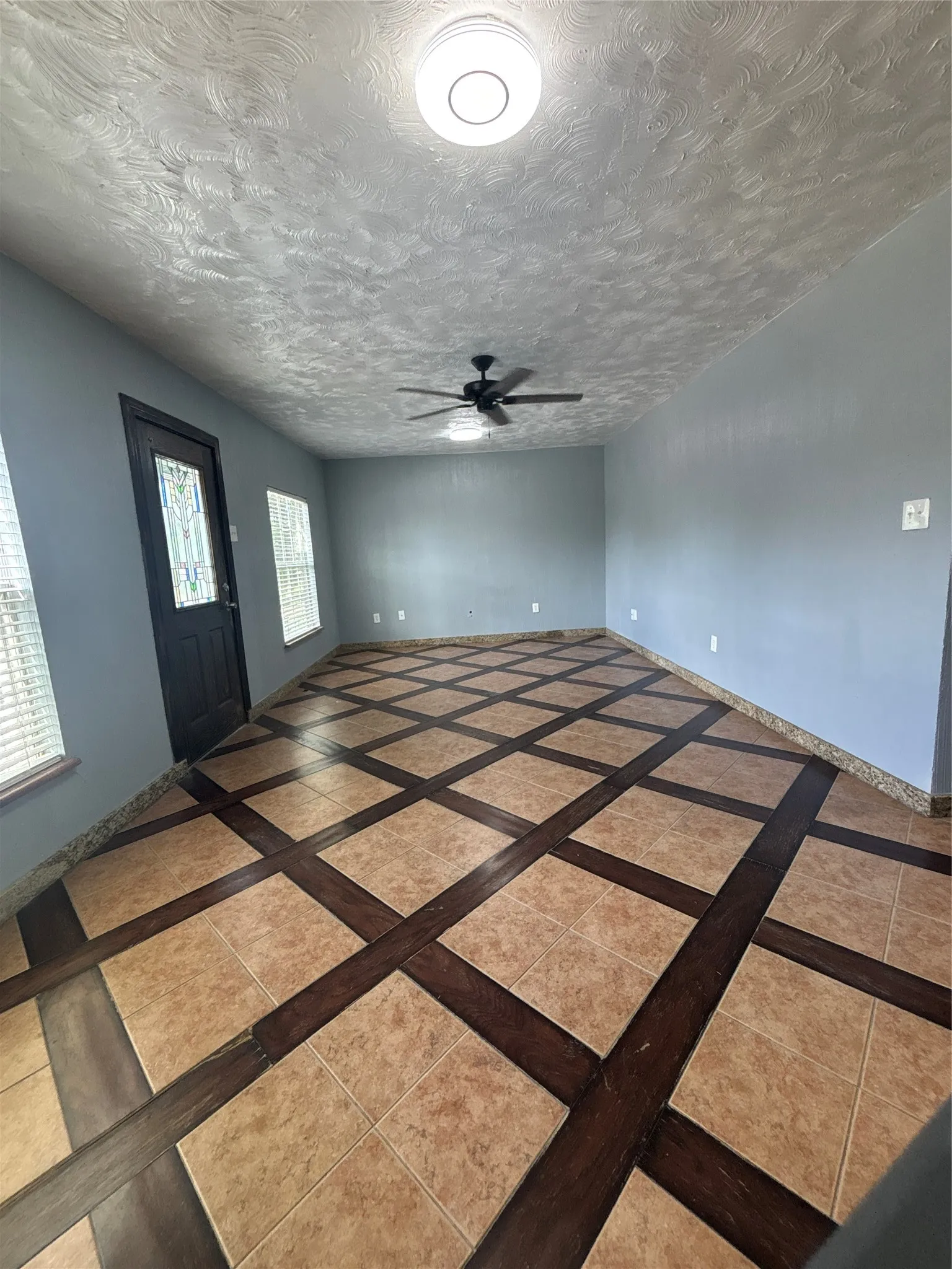 Single Family Residence For Rent in Dallas County , 2218 Rockefeller Boulevard, Dallas, Texas 75203, 3 Bedroom, 1 Bathroom, Garage spaces, 1,028 Sqft, built in 1942, mls#21304331, Real Estate Agent in Dallas, Homes For Rent in Dallas county, Homes For Rent in Dallas, Realtor in Dallas Texas, Real Estate Brokerage Independent Realty Texas, Luminita Cordes Realtor
